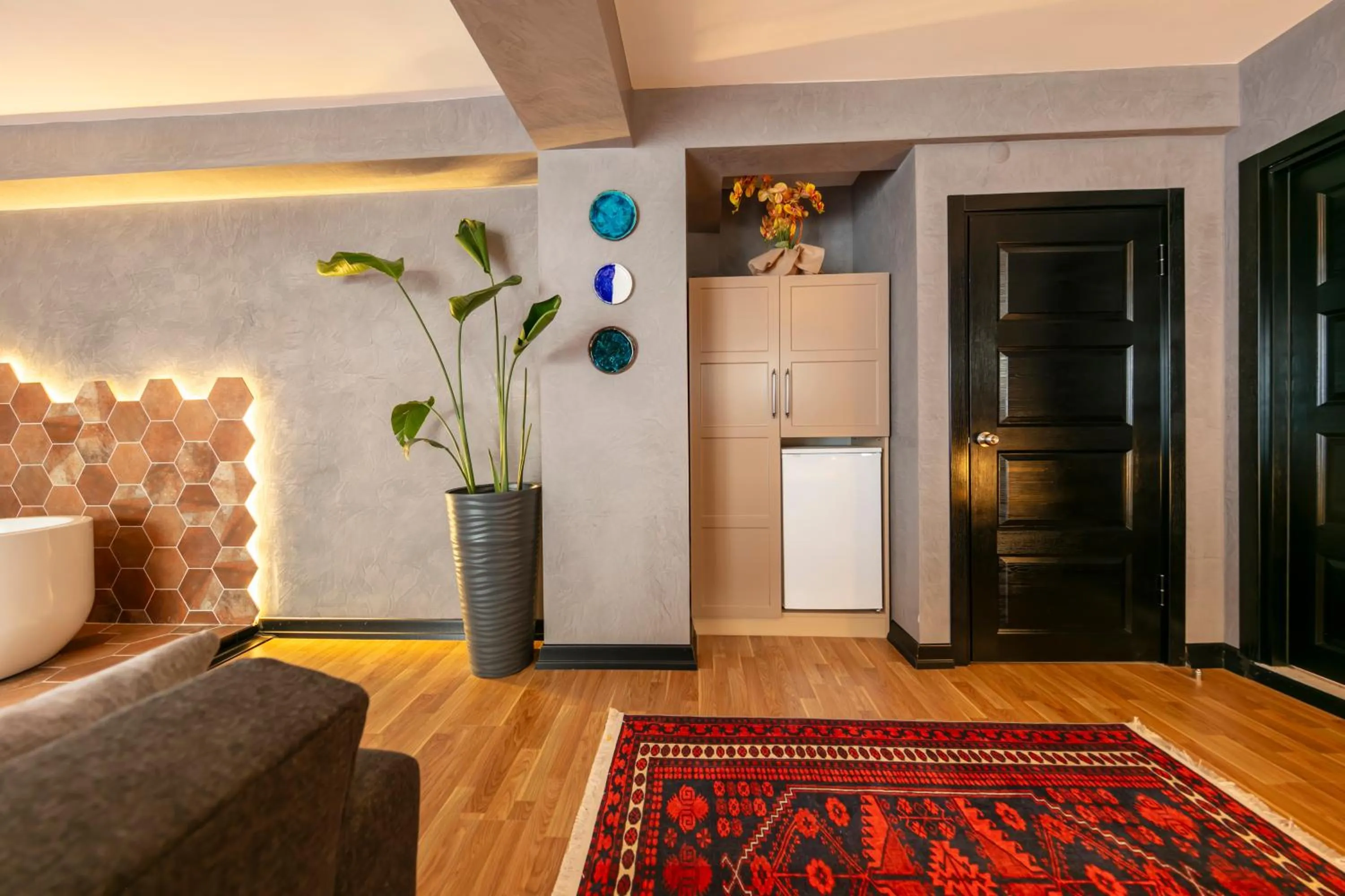 Seating area in Hexa Suites Hotel