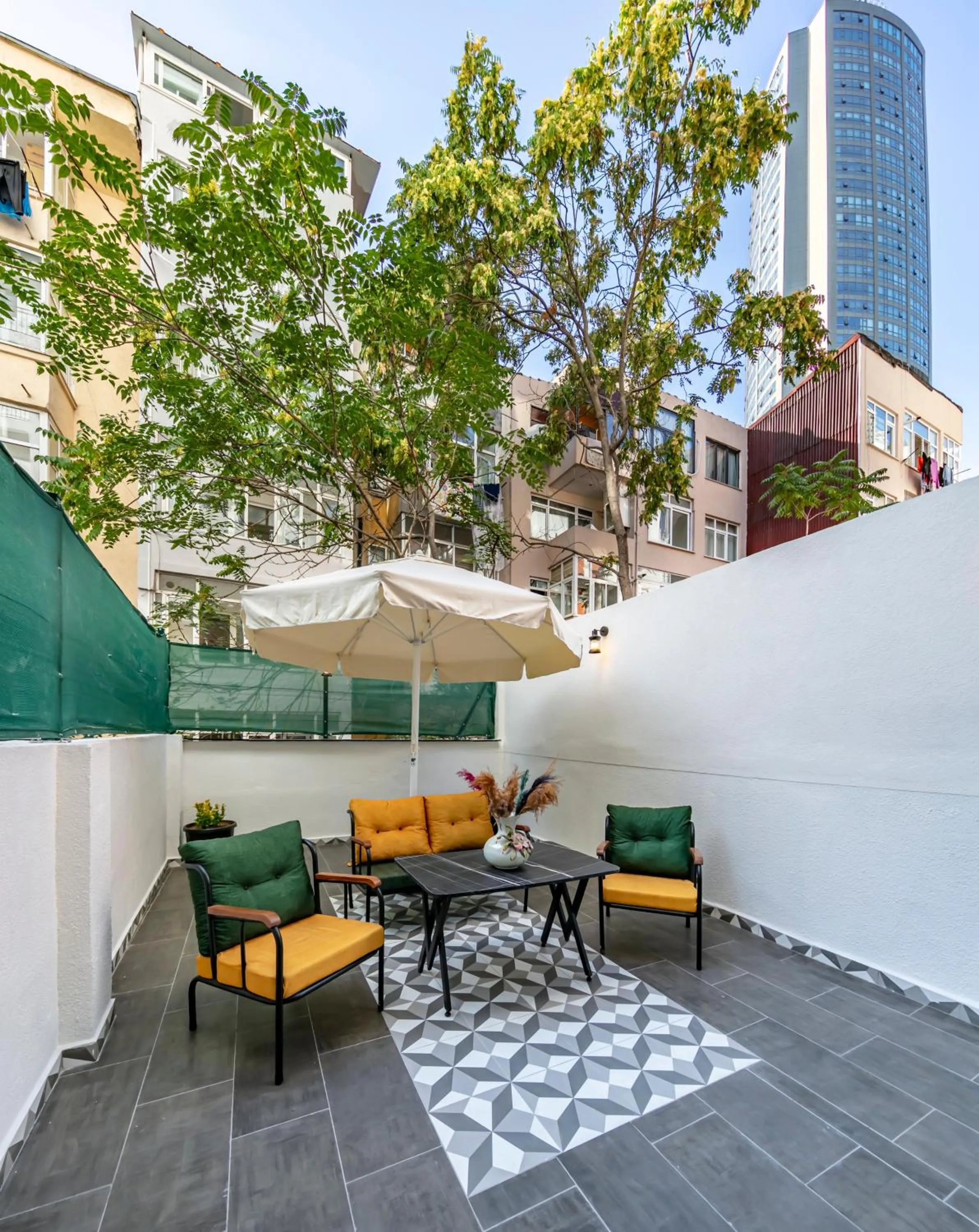 Day in Hexa Suites Hotel