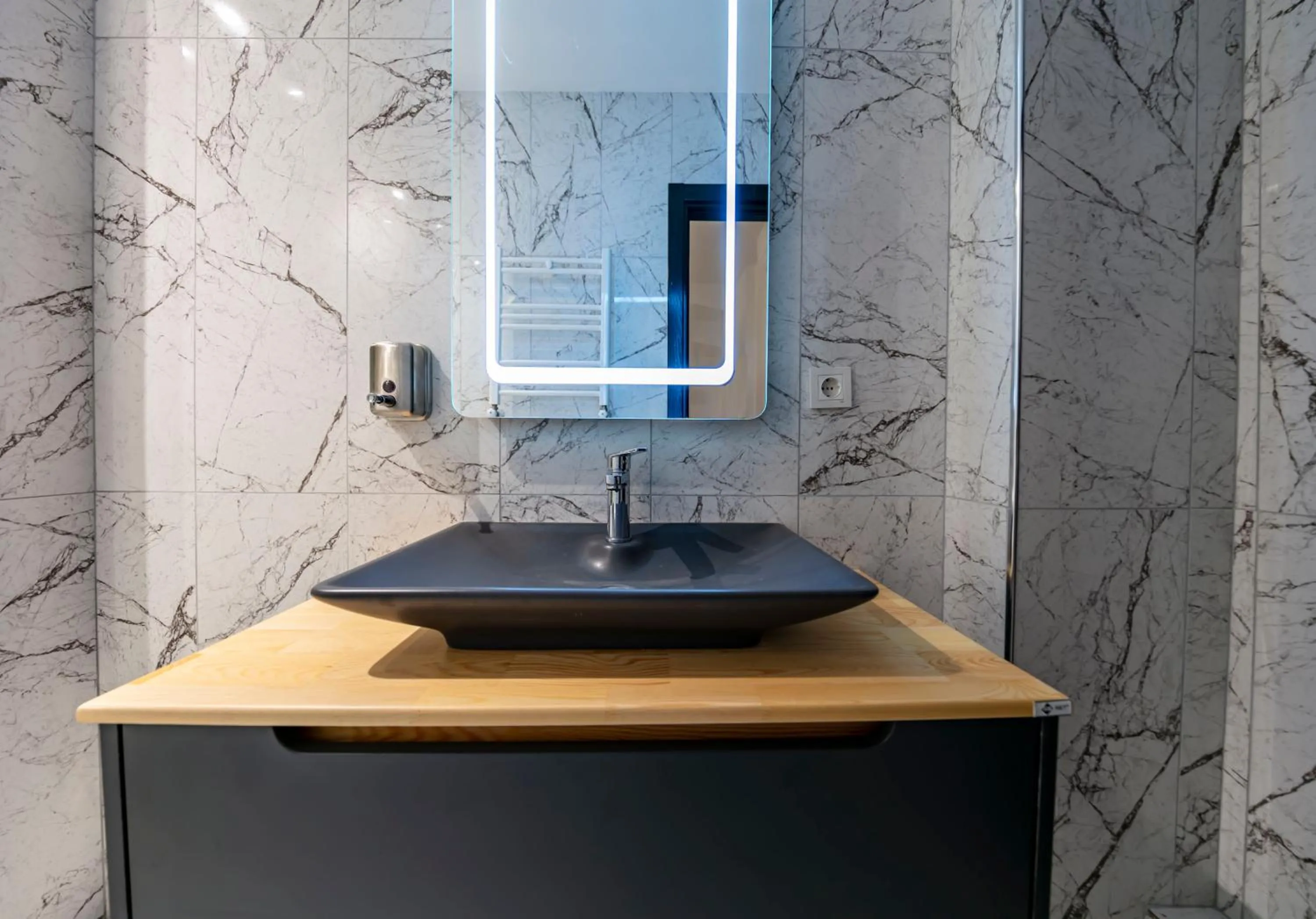 Bathroom in Hexa Suites Hotel