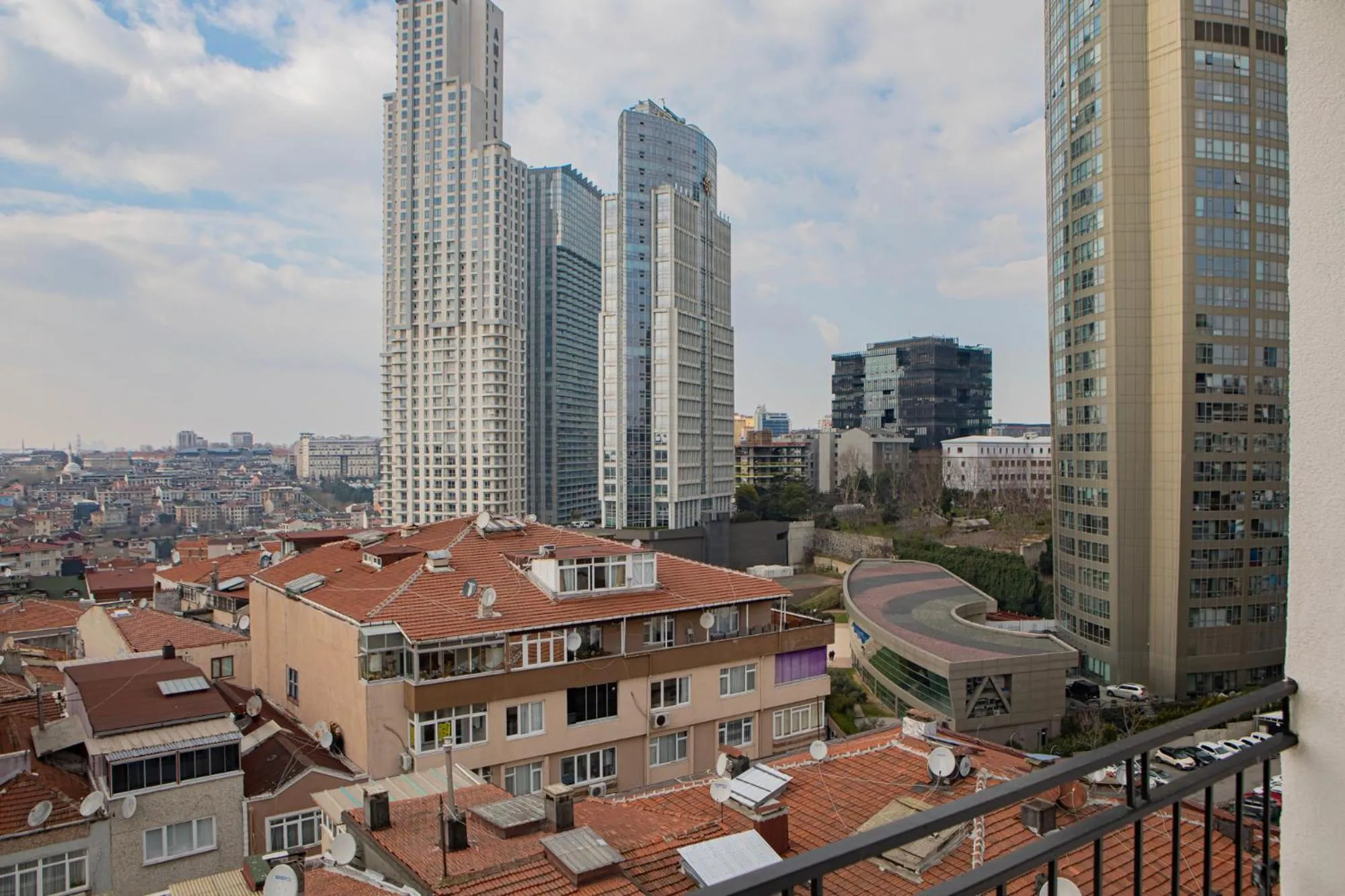 Day in Hexa Suites Hotel