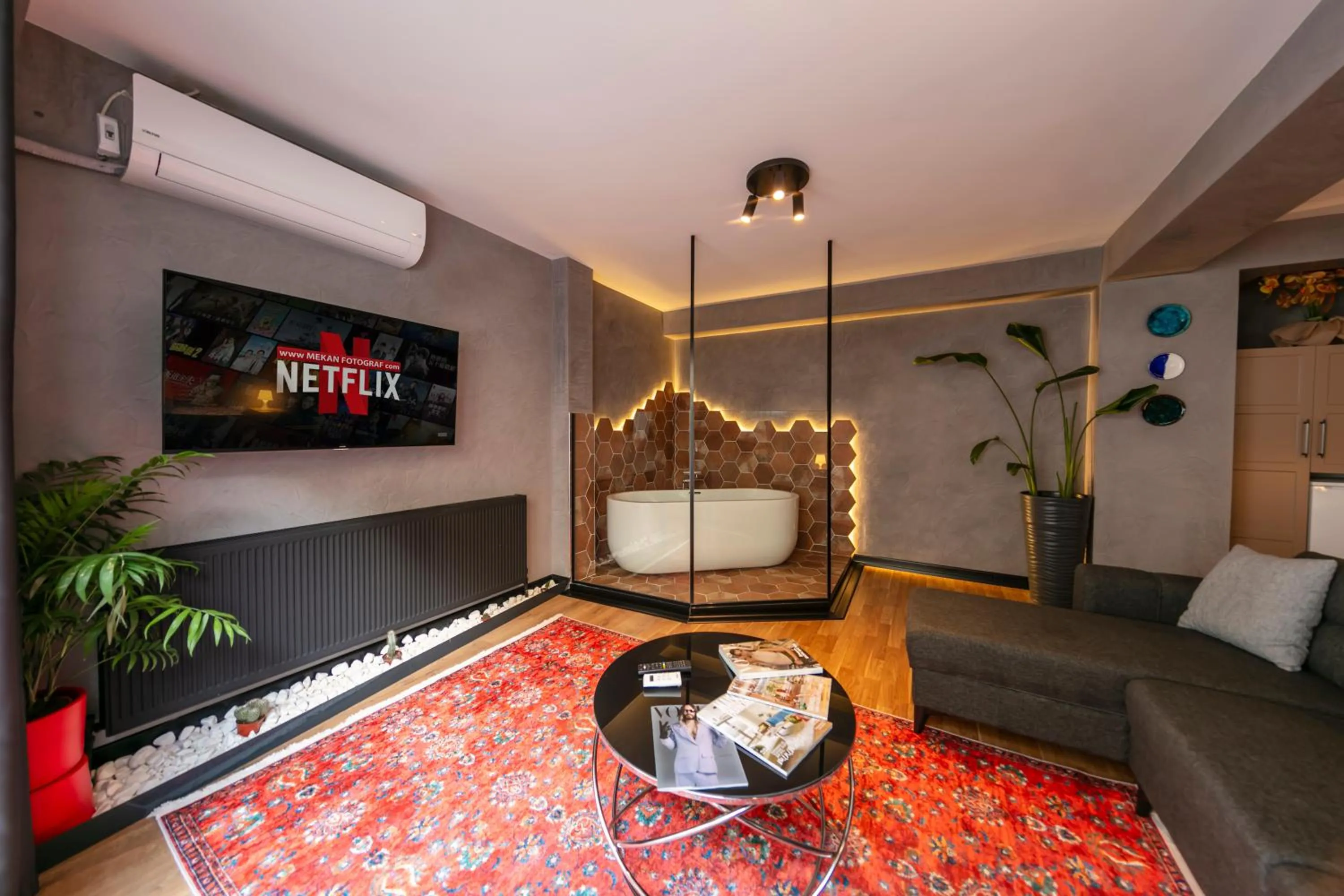 Photo of the whole room in Hexa Suites Hotel