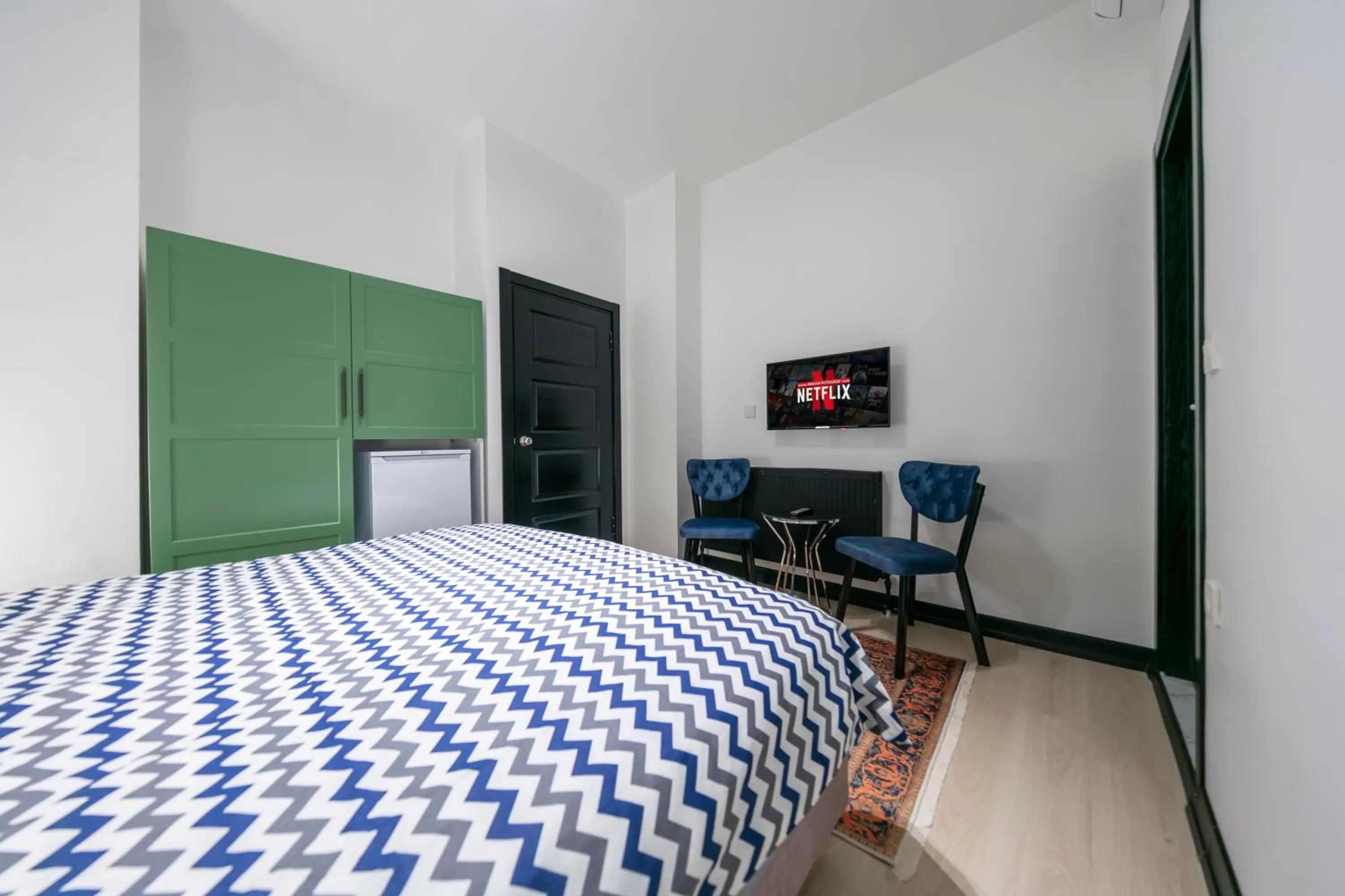 hair dresser, Bed in Hexa Suites Hotel