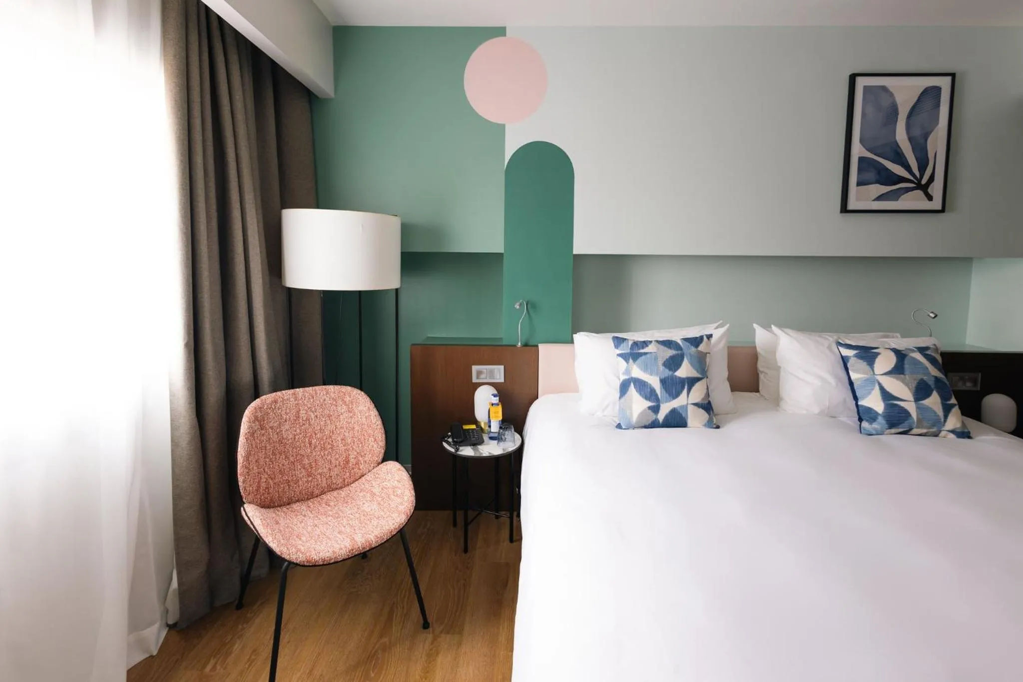 Photo of the whole room, Bed in voco Madrid Retiro by IHG