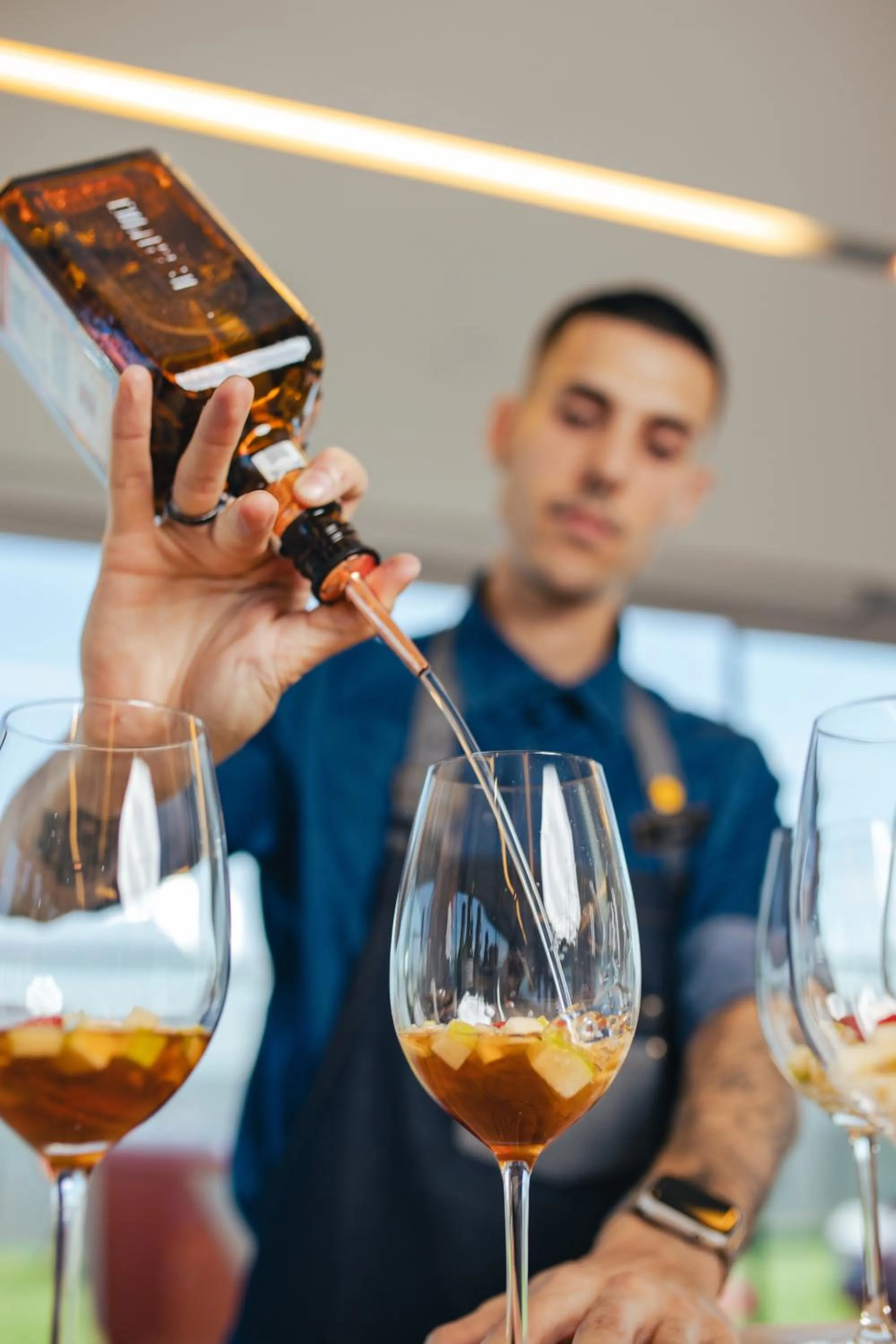 Lounge or bar in voco Madrid Retiro by IHG