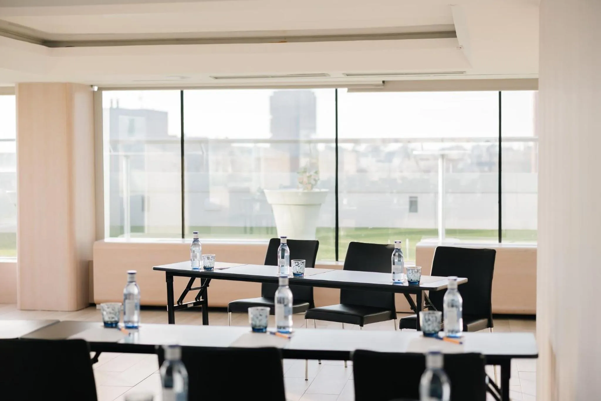 Meeting/conference room in voco Madrid Retiro by IHG