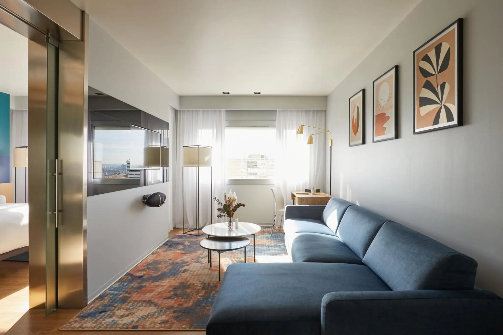 Photo of the whole room in voco Madrid Retiro by IHG