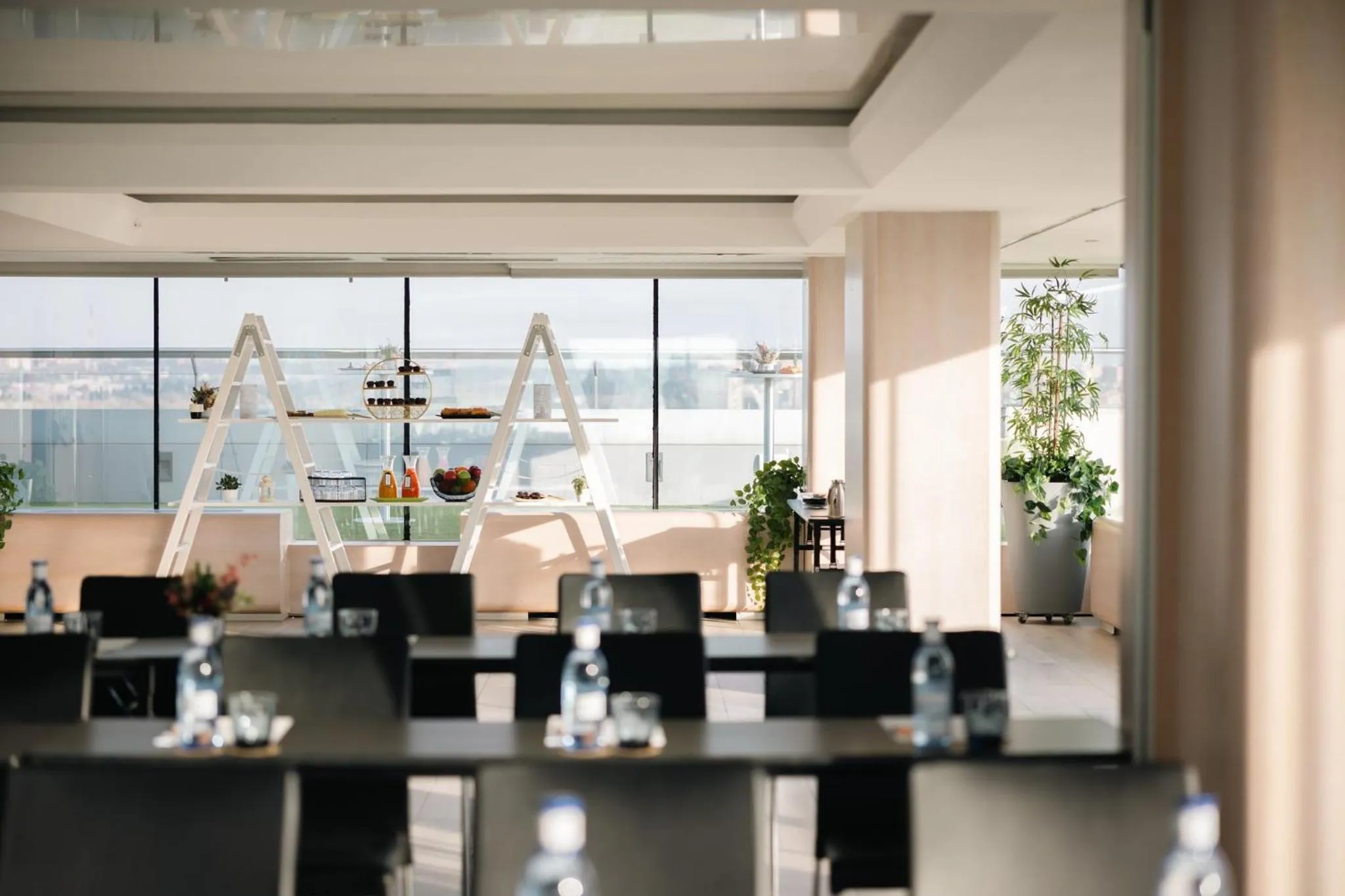 Meeting/conference room in voco Madrid Retiro by IHG