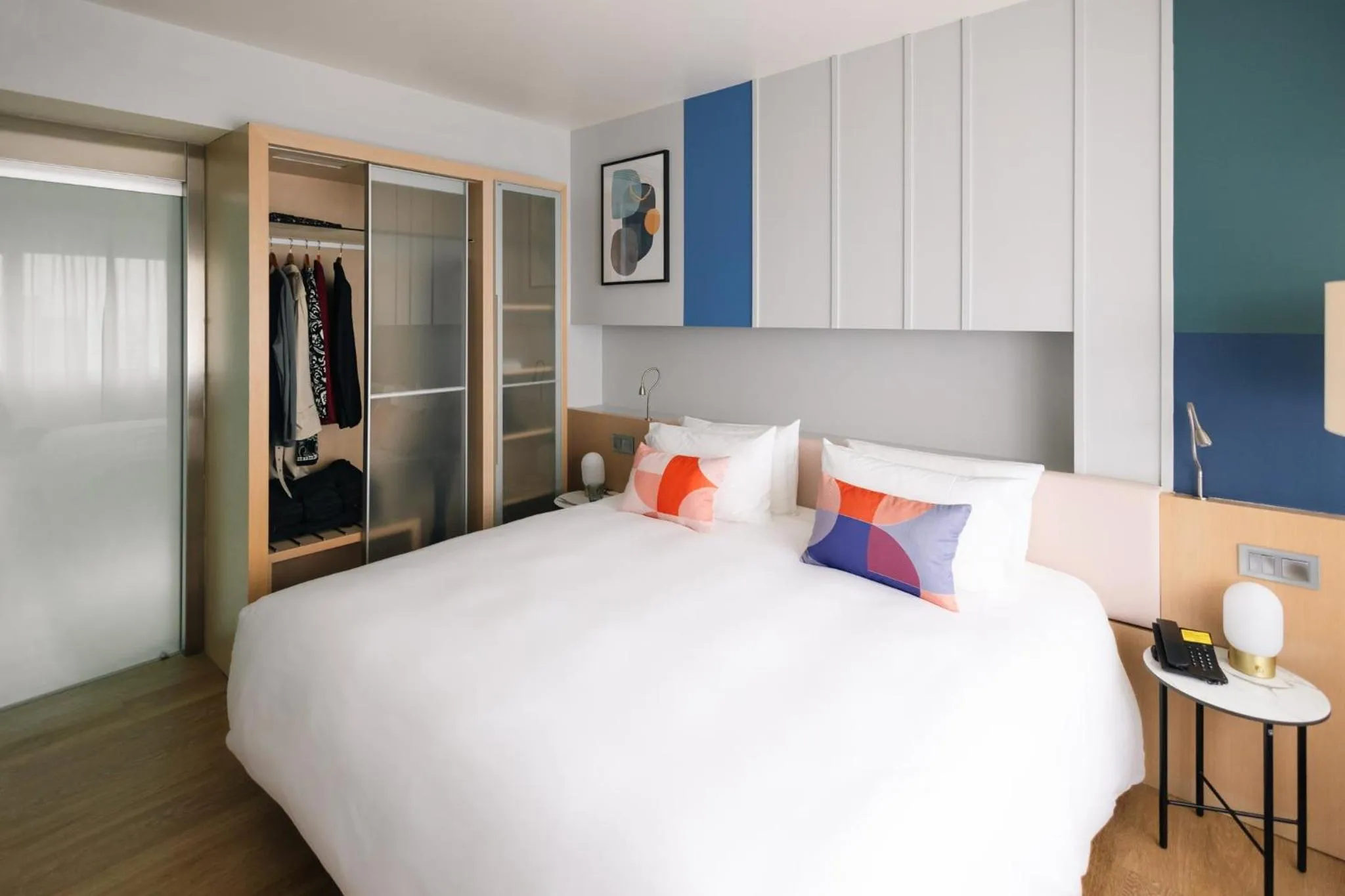 Photo of the whole room, Bed in voco Madrid Retiro by IHG