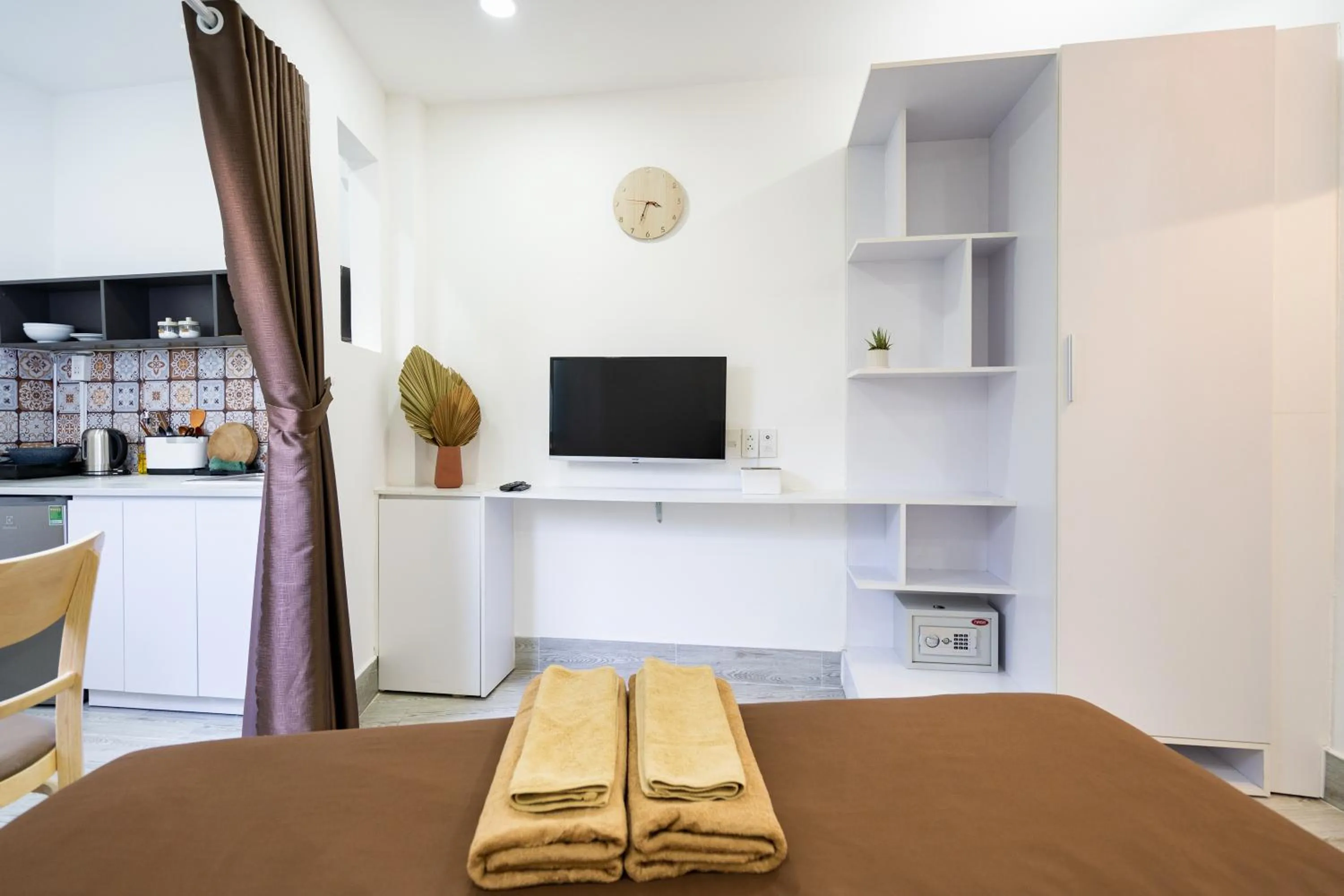 TV and multimedia, Bed in Ekomo Home 102 - Central Saigon