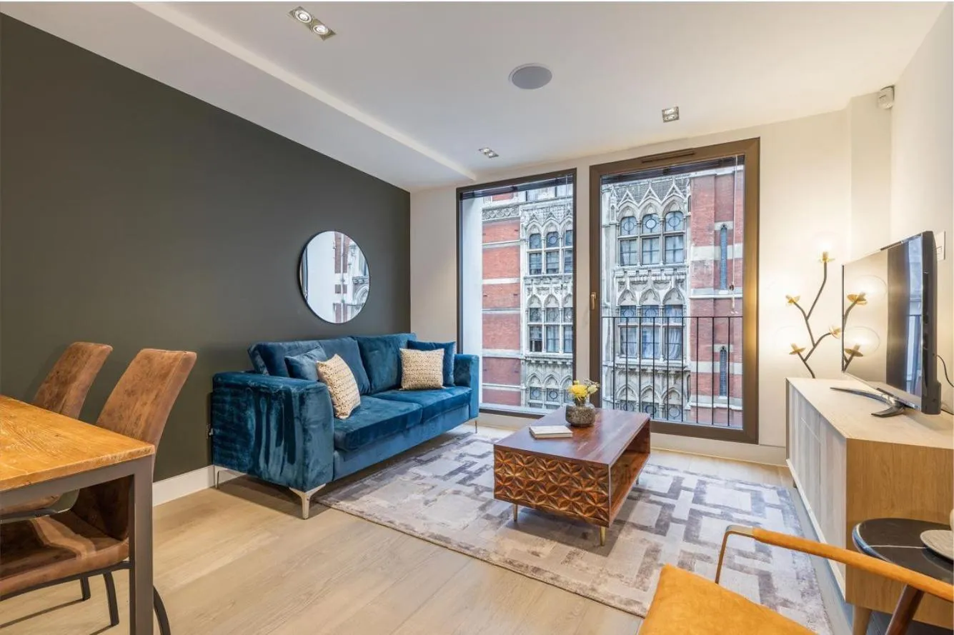 TV and multimedia in Synergy The Strand