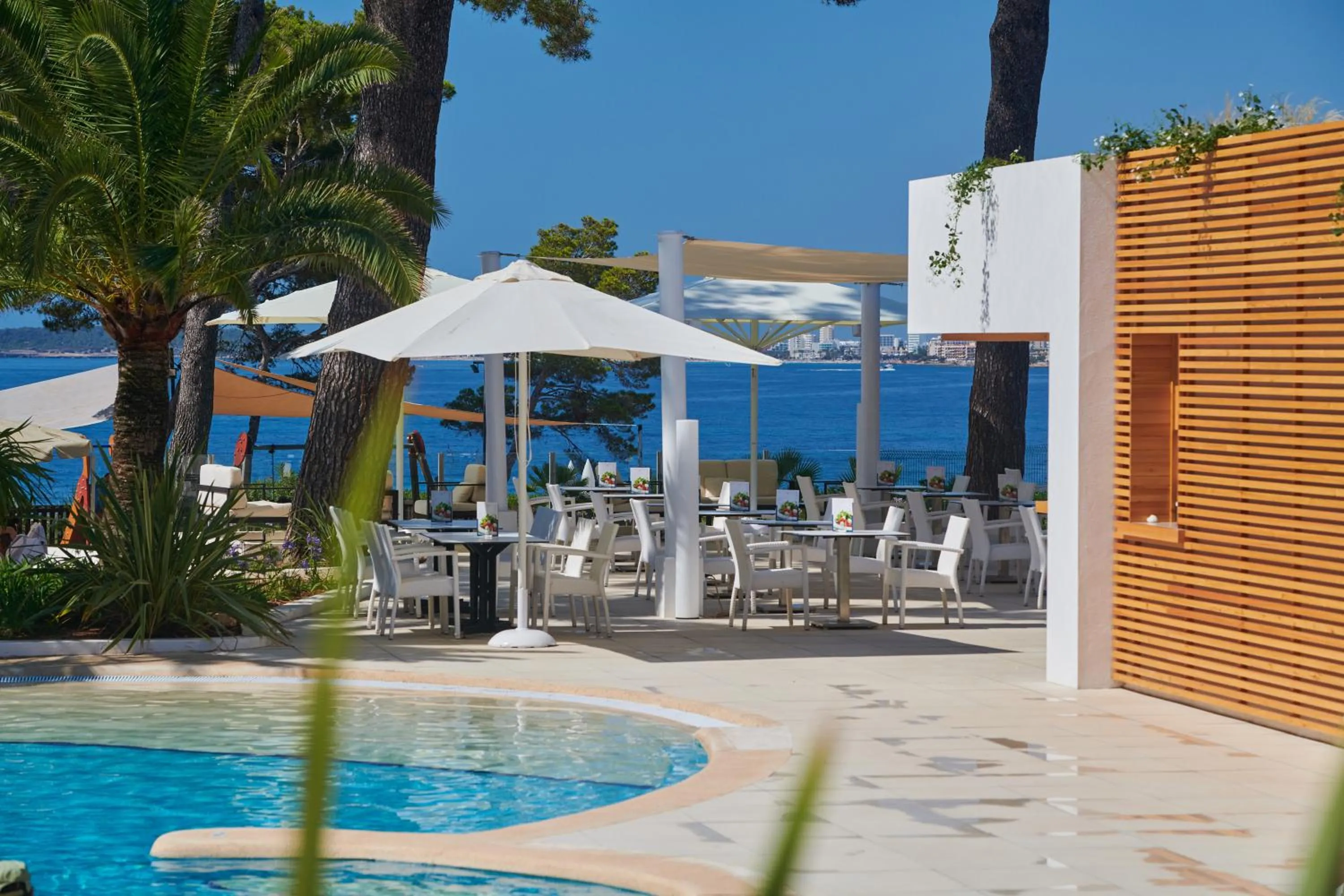 Lounge or bar in Hipotels Eurotel Punta Rotja Spa-Golf