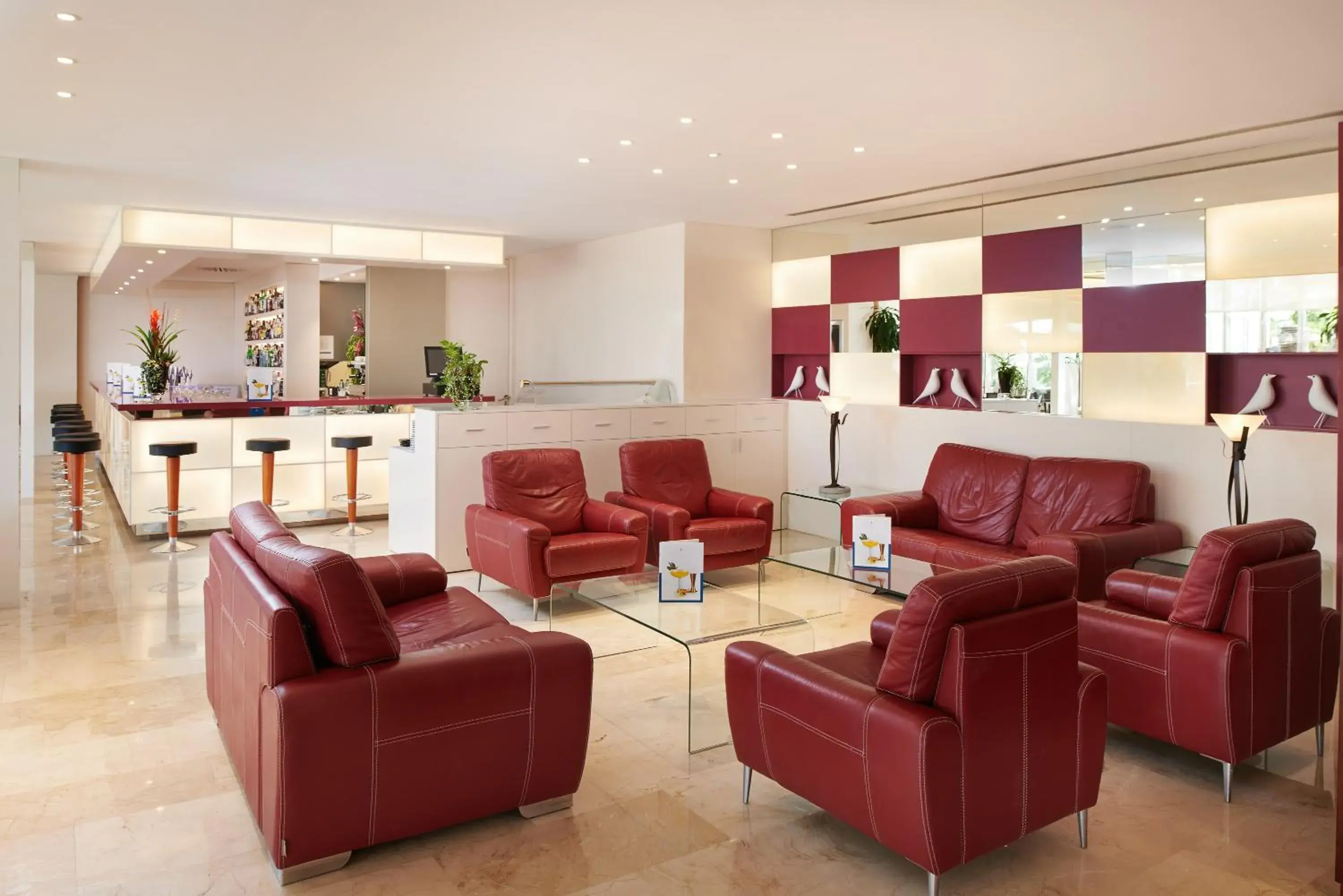 Lounge or bar in Hipotels Eurotel Punta Rotja Spa-Golf Lounge or bar in Hipotels Eurotel Punta Rotja Spa-Golf