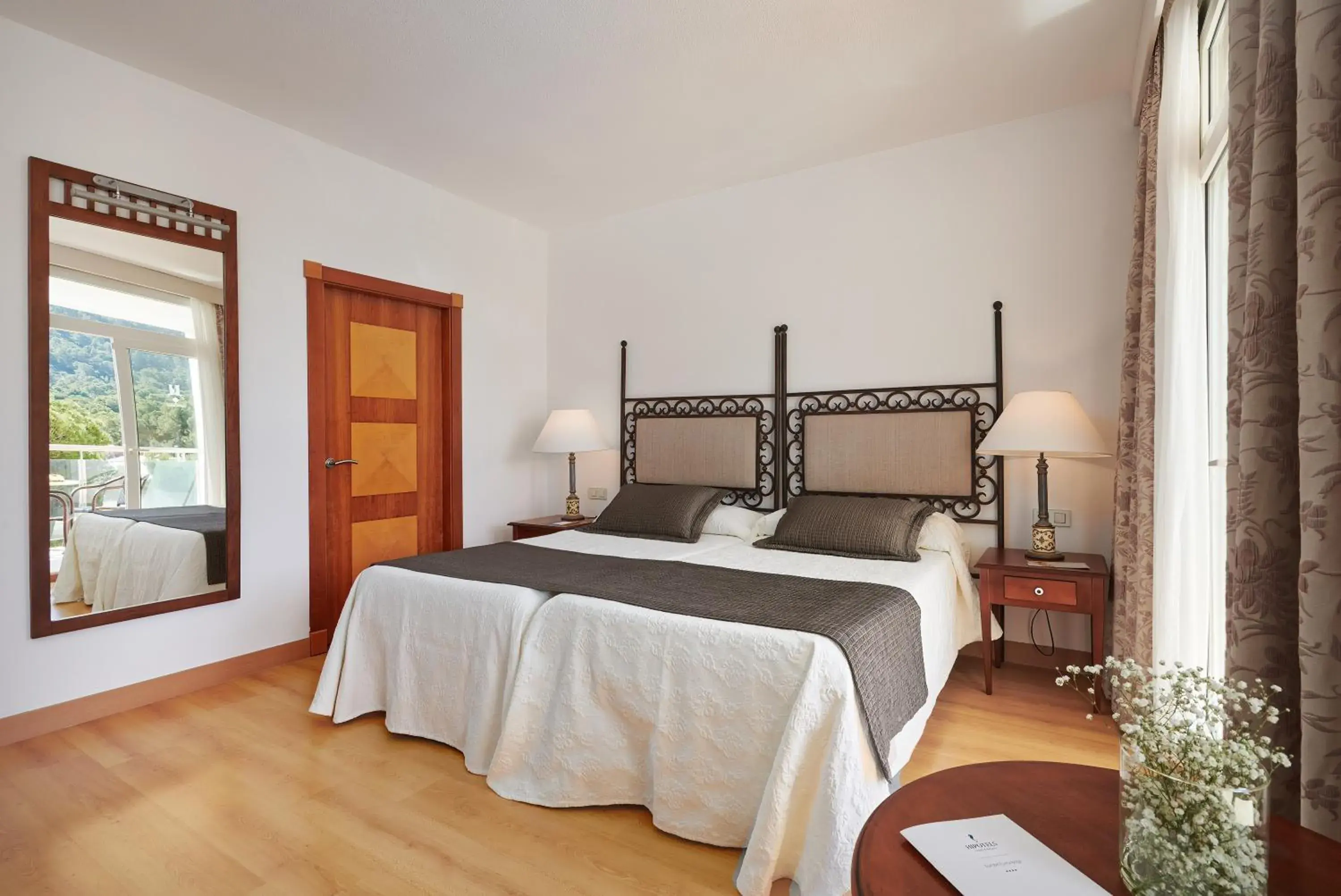 Double Room in Hipotels Eurotel Punta Rotja Spa-Golf Double Room in Hipotels Eurotel Punta Rotja Spa-Golf