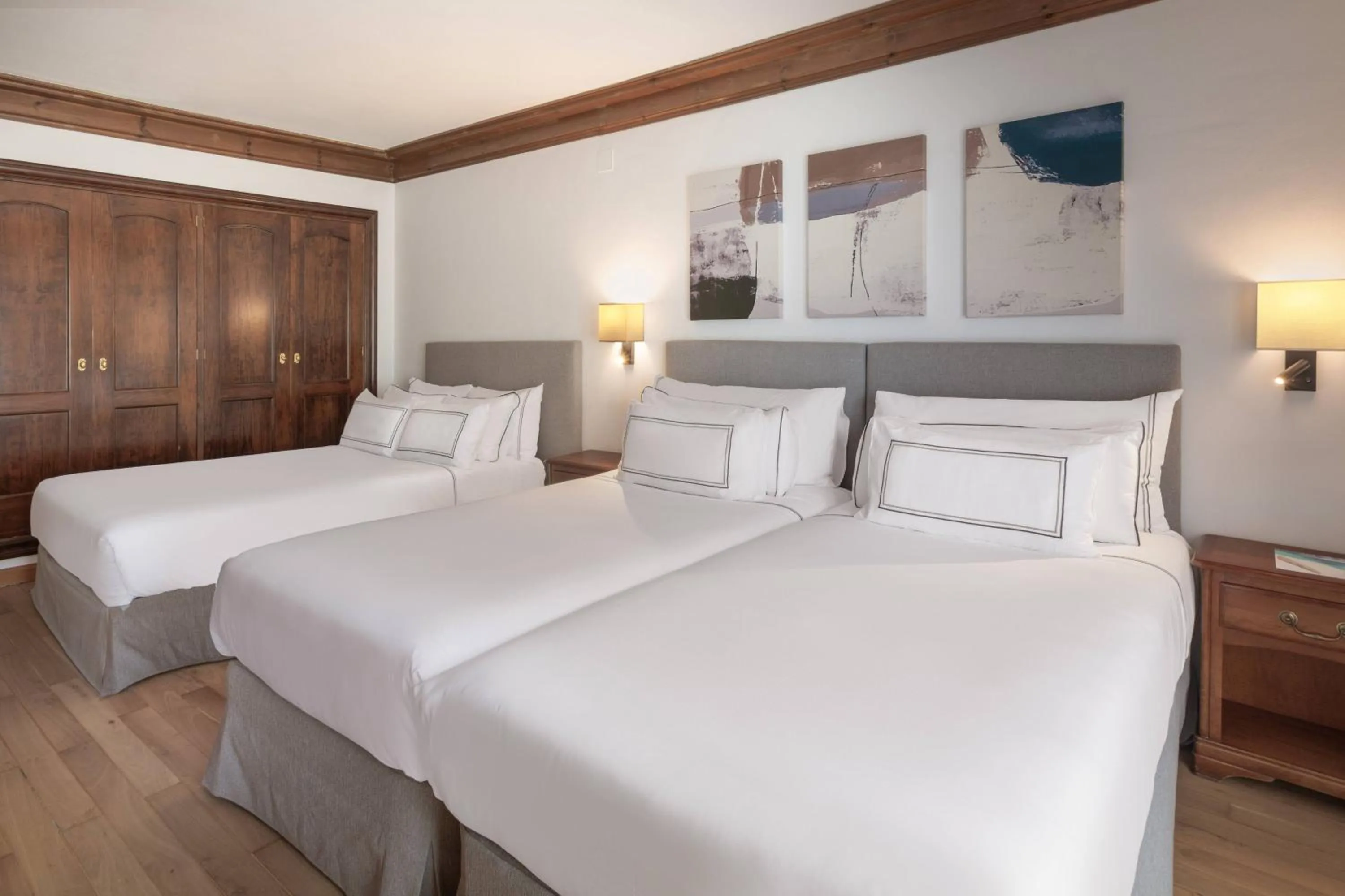 Property building, Bed in Meliá de Tredós