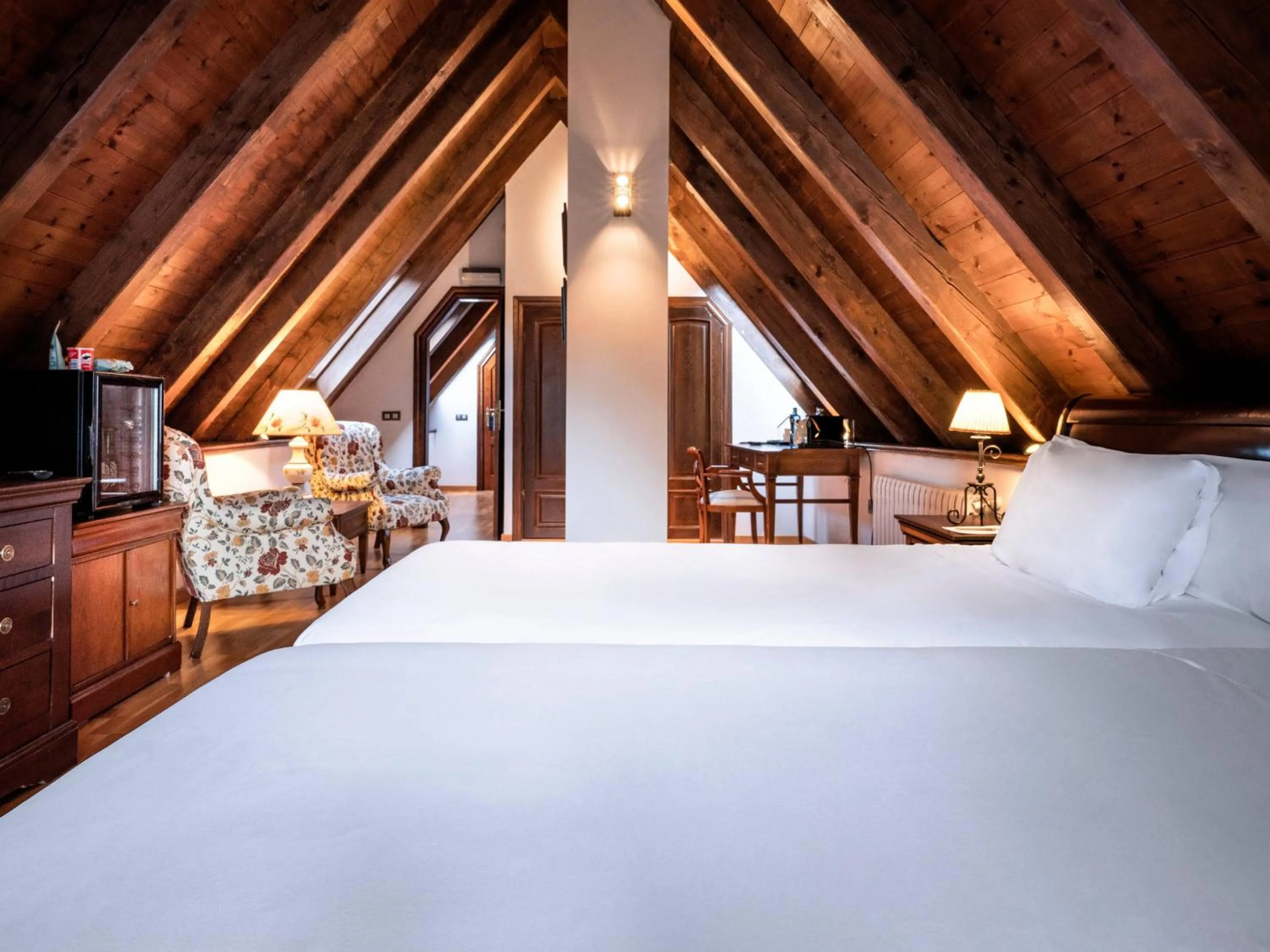 Property building, Bed in Meliá de Tredós