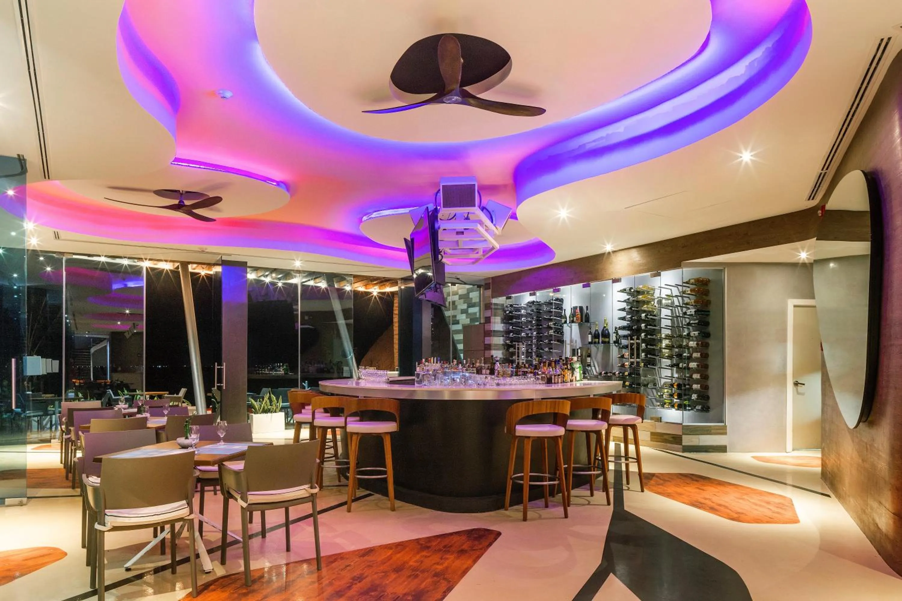 Restaurant/places to eat in The Carmen Hotel - Ocean Front