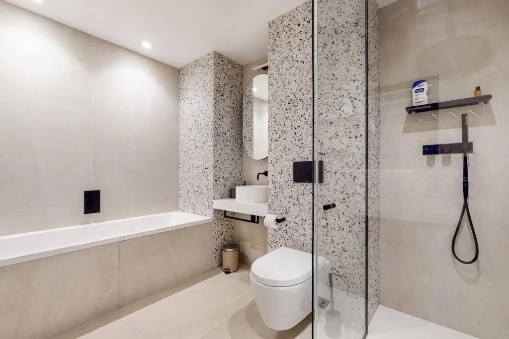 Modern 1 bed flat with balcony in Kensal Green