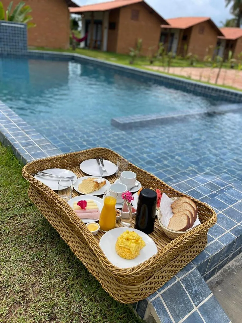 Swimming pool in Pousada Corália
