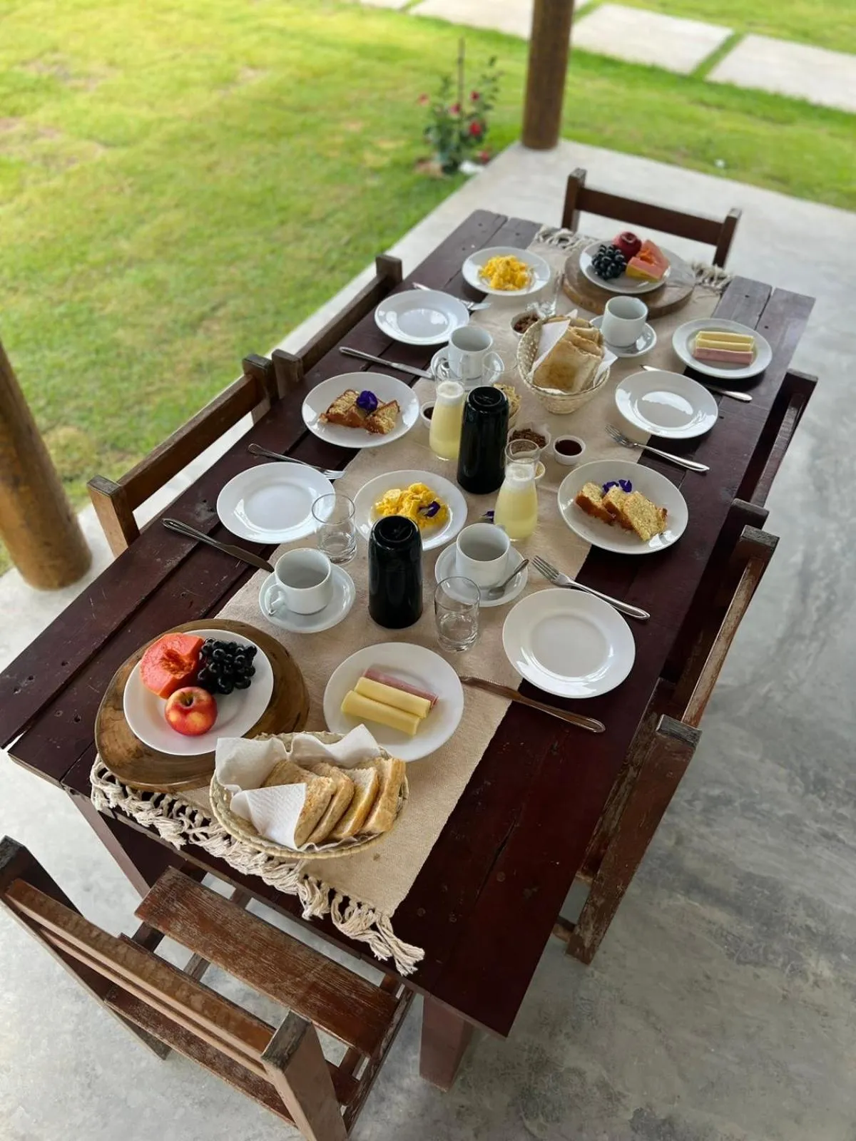 Dining area in Pousada Corália