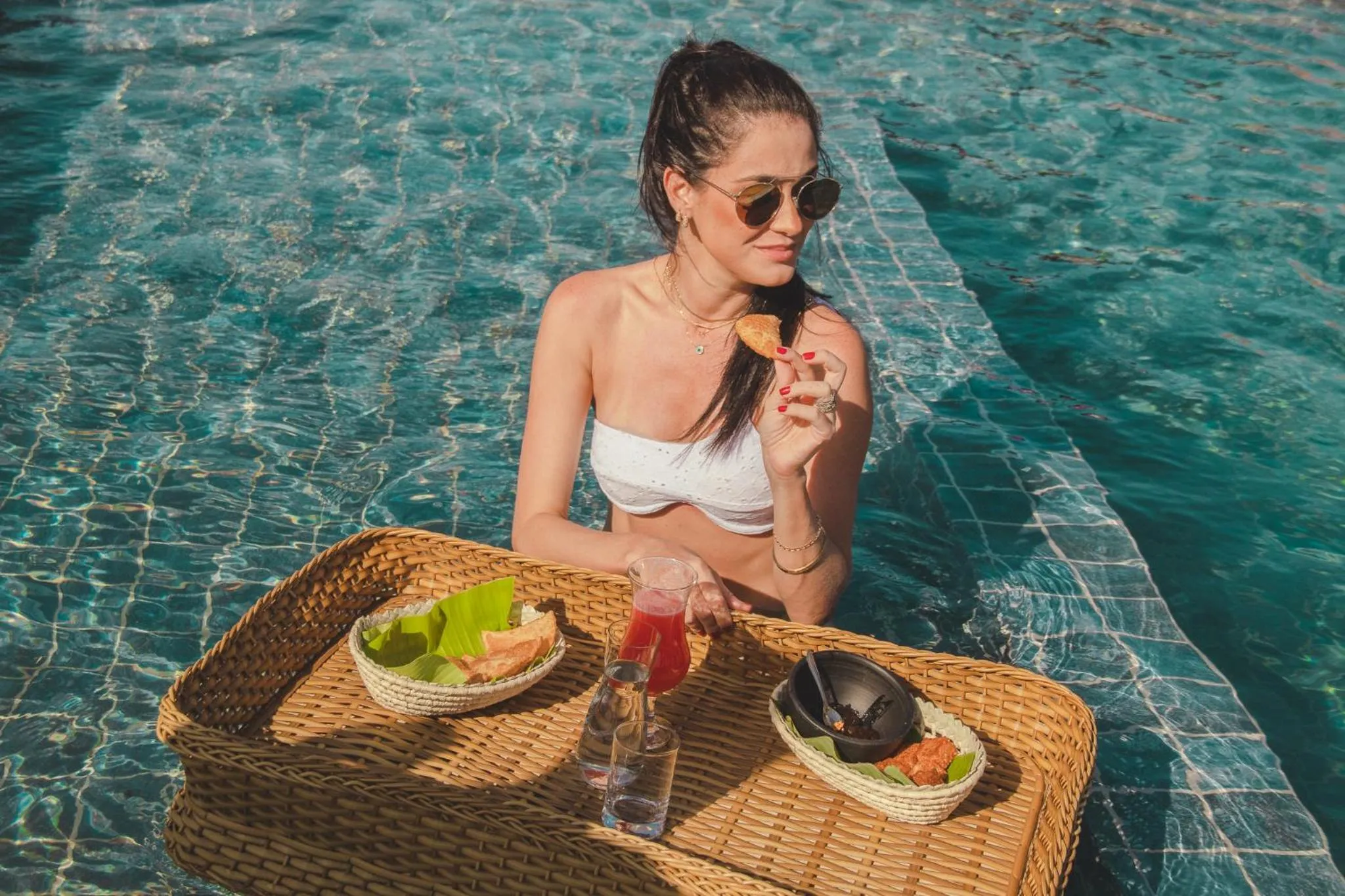 People in Pousada Corália