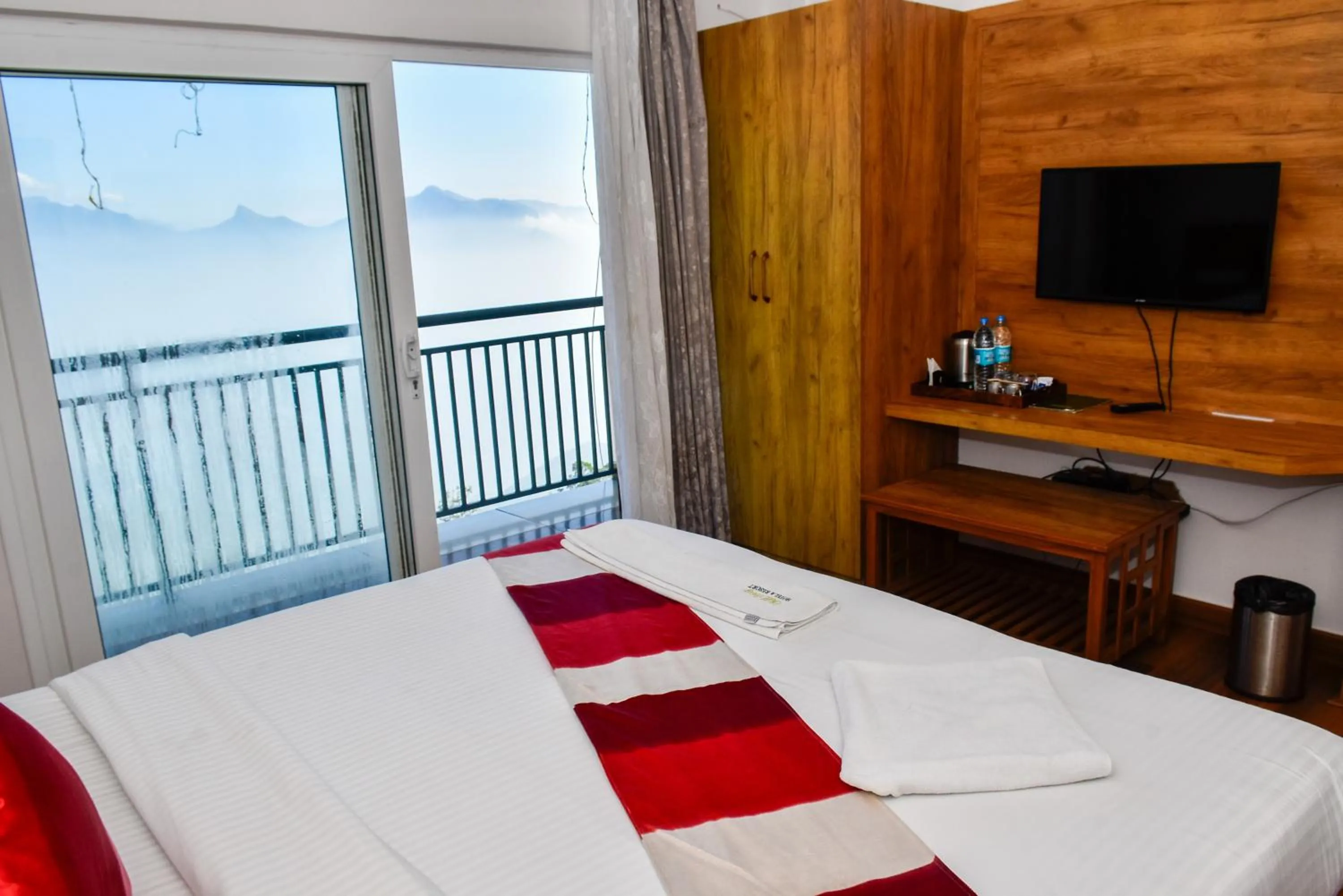 Deluxe Double Room with Balcony in Chill Berg Resort - Bodimettu