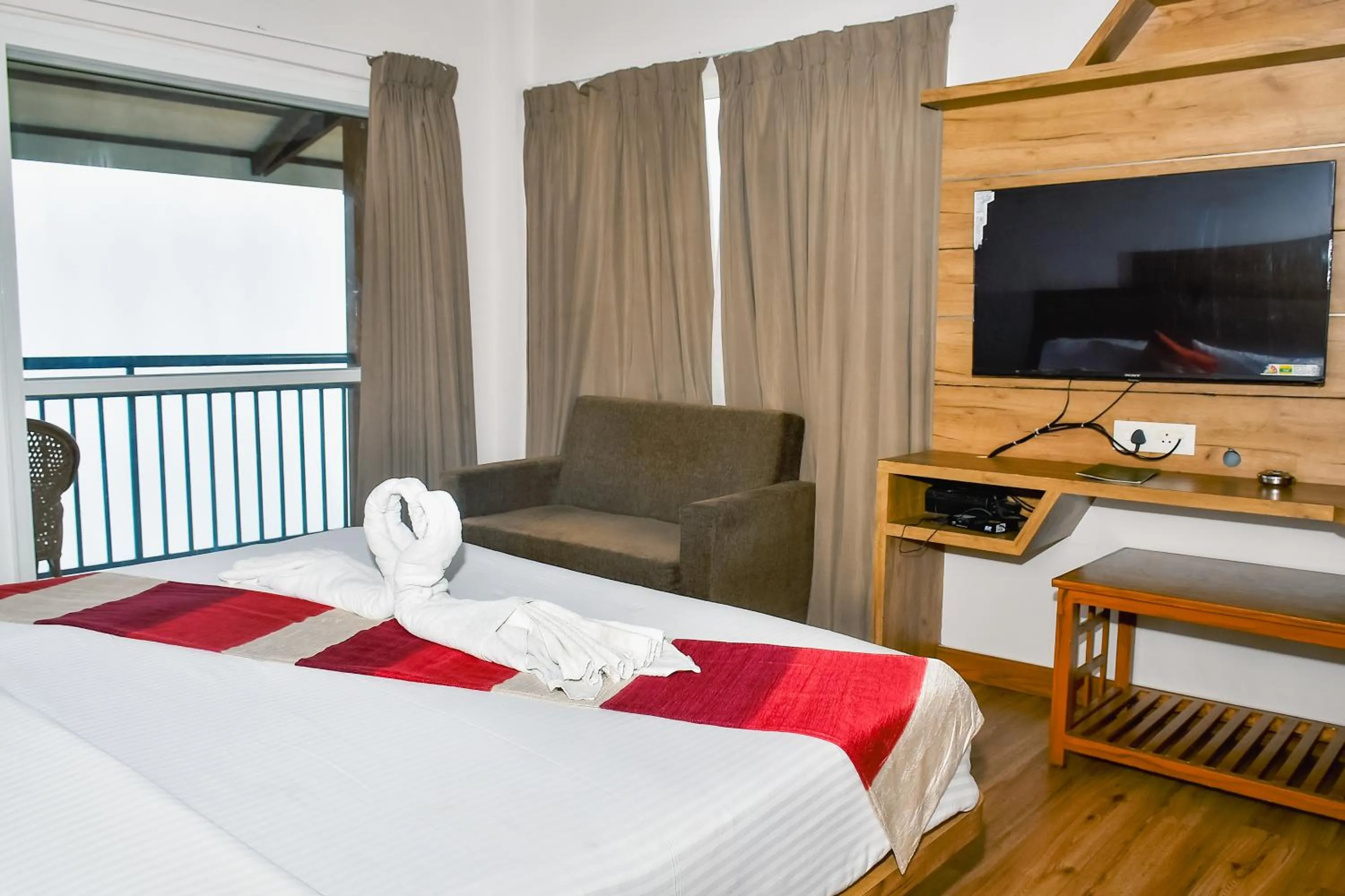 King Room with Balcony in Chill Berg Resort - Bodimettu