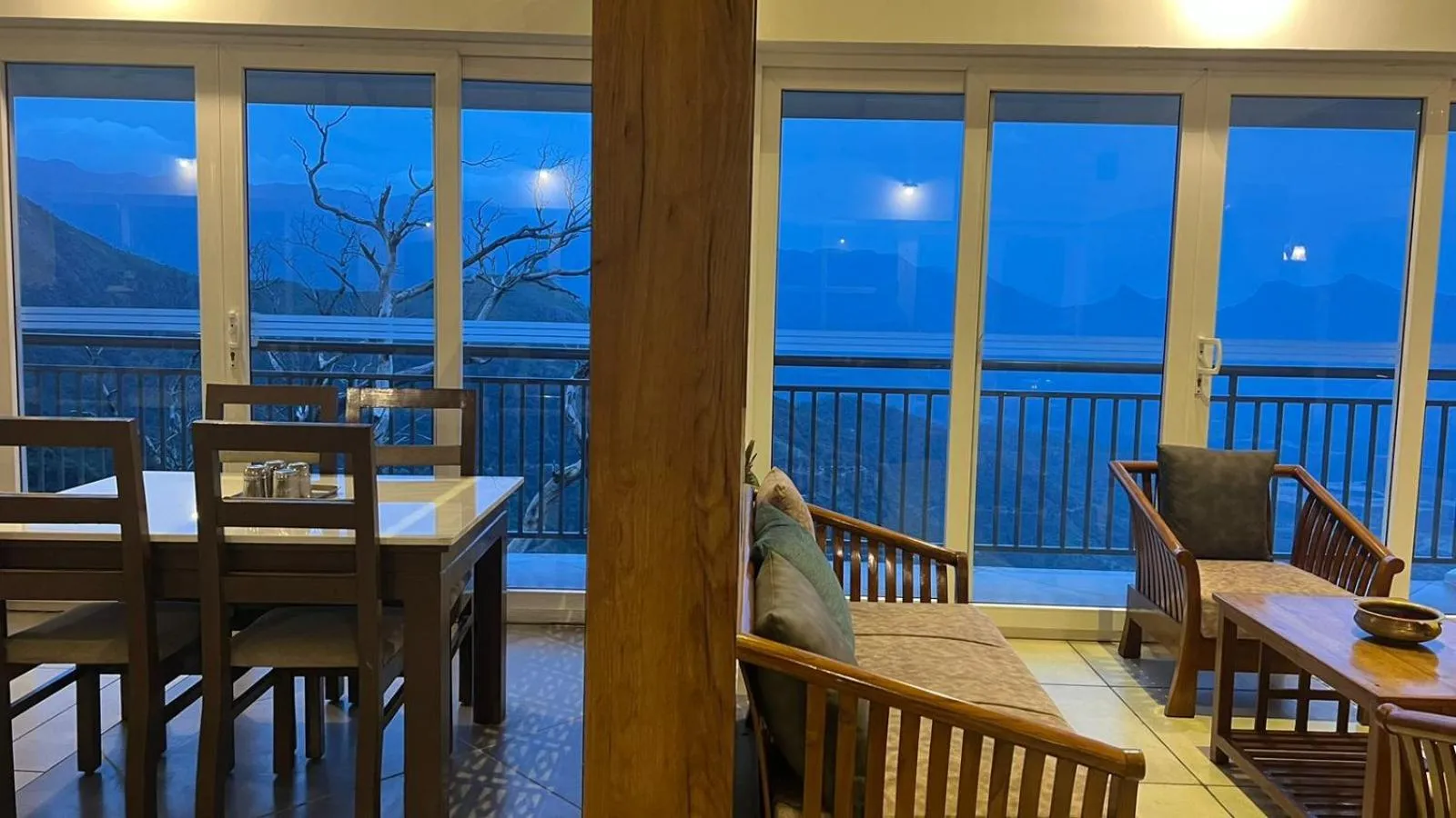 Restaurant/places to eat in Chill Berg Resort - Bodimettu