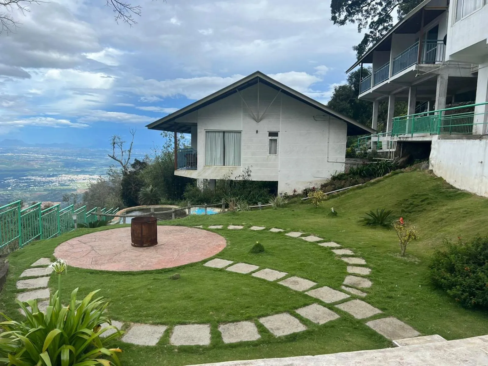 Property building in Chill Berg Resort - Bodimettu