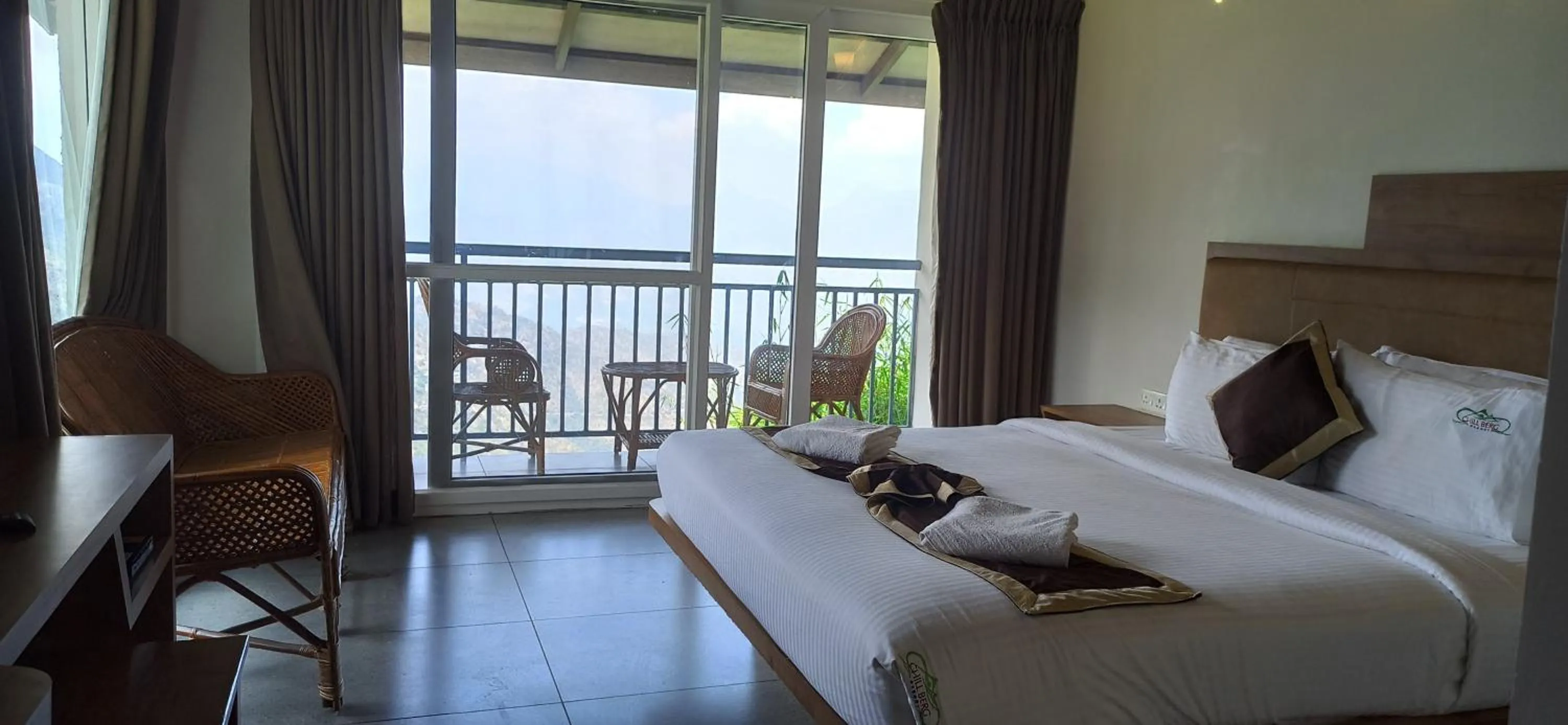 Balcony/Terrace, Bed in Chill Berg Resort - Bodimettu