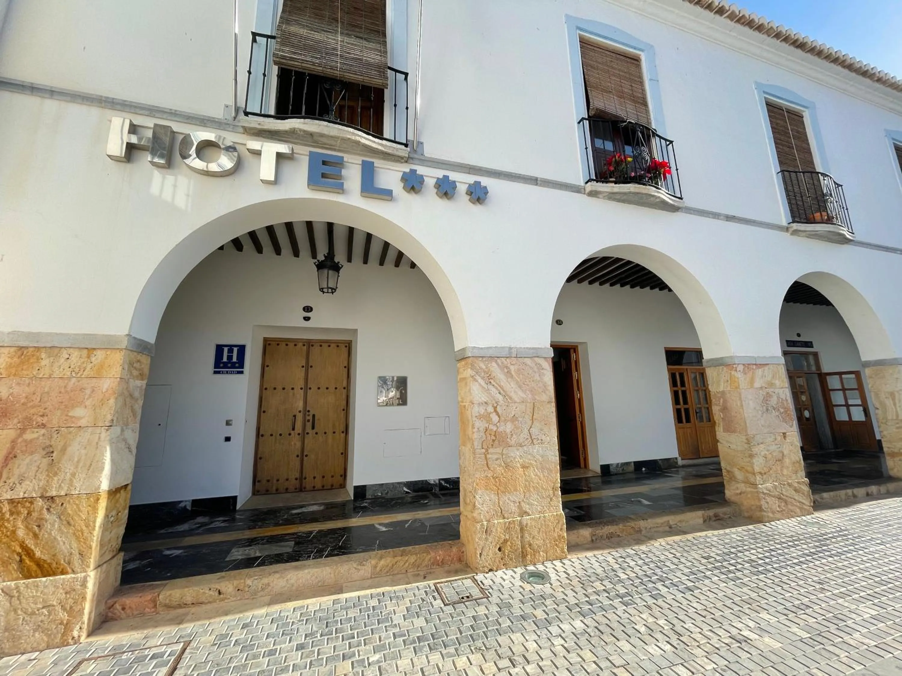 Property building in Hotel Don Miguel Plaza