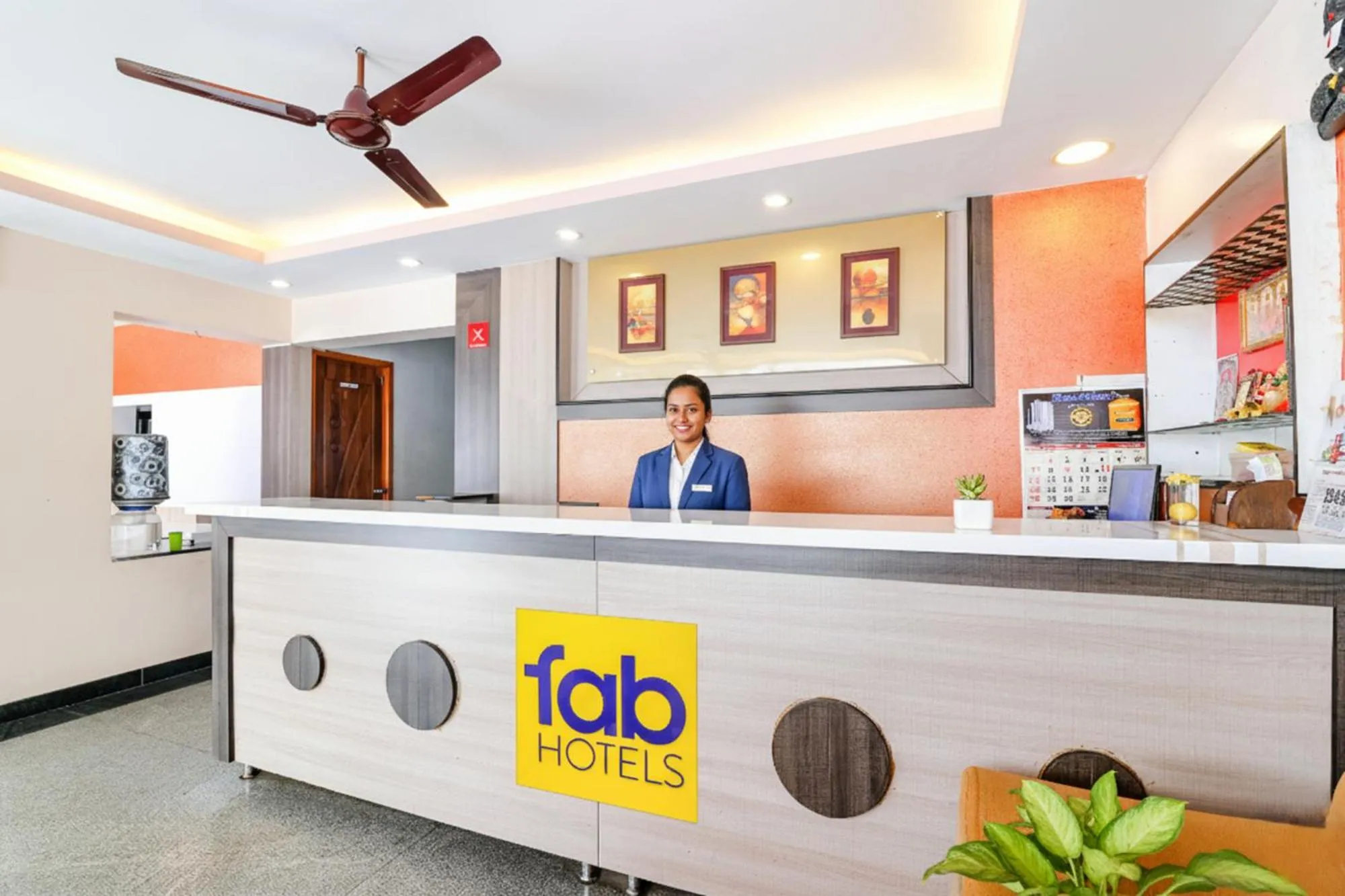 Lobby or reception in FabHotel VRJ Residency - 500M from Chennai Trade Center