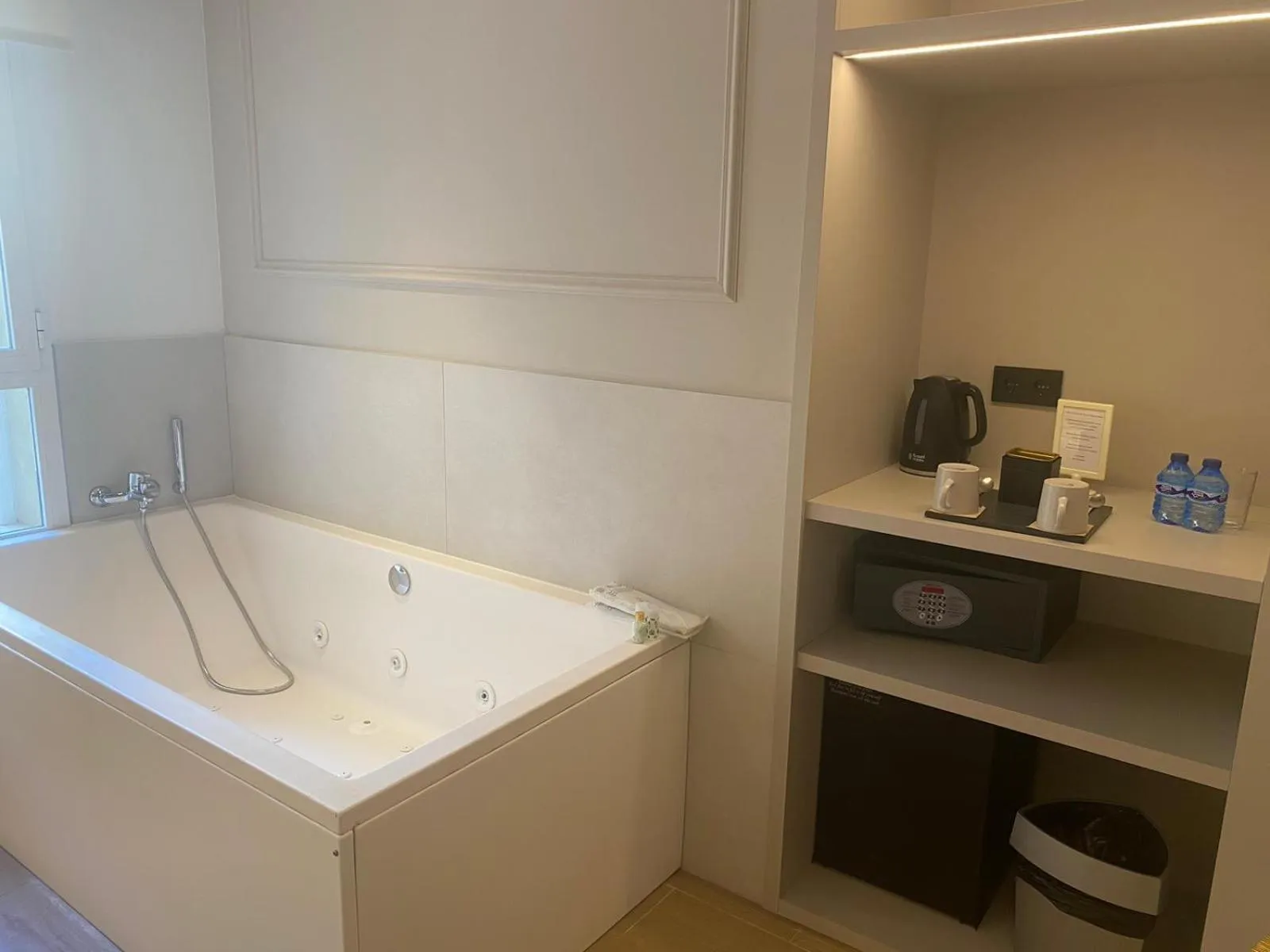 Bath in YOU & CO. J. Botánico Boutique