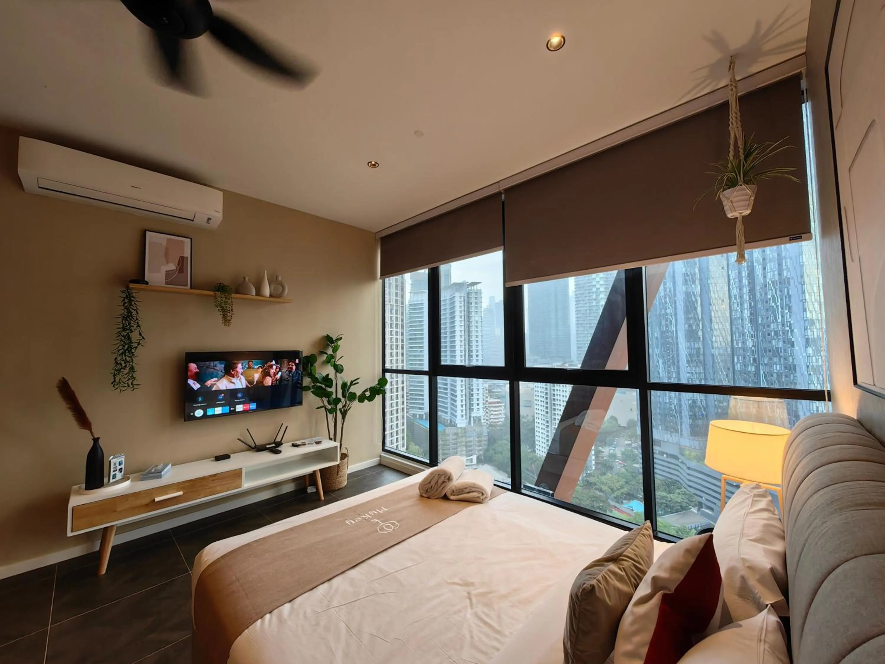 Bed in Scarletz Suites KLCC by De Harlequins Guesthouse