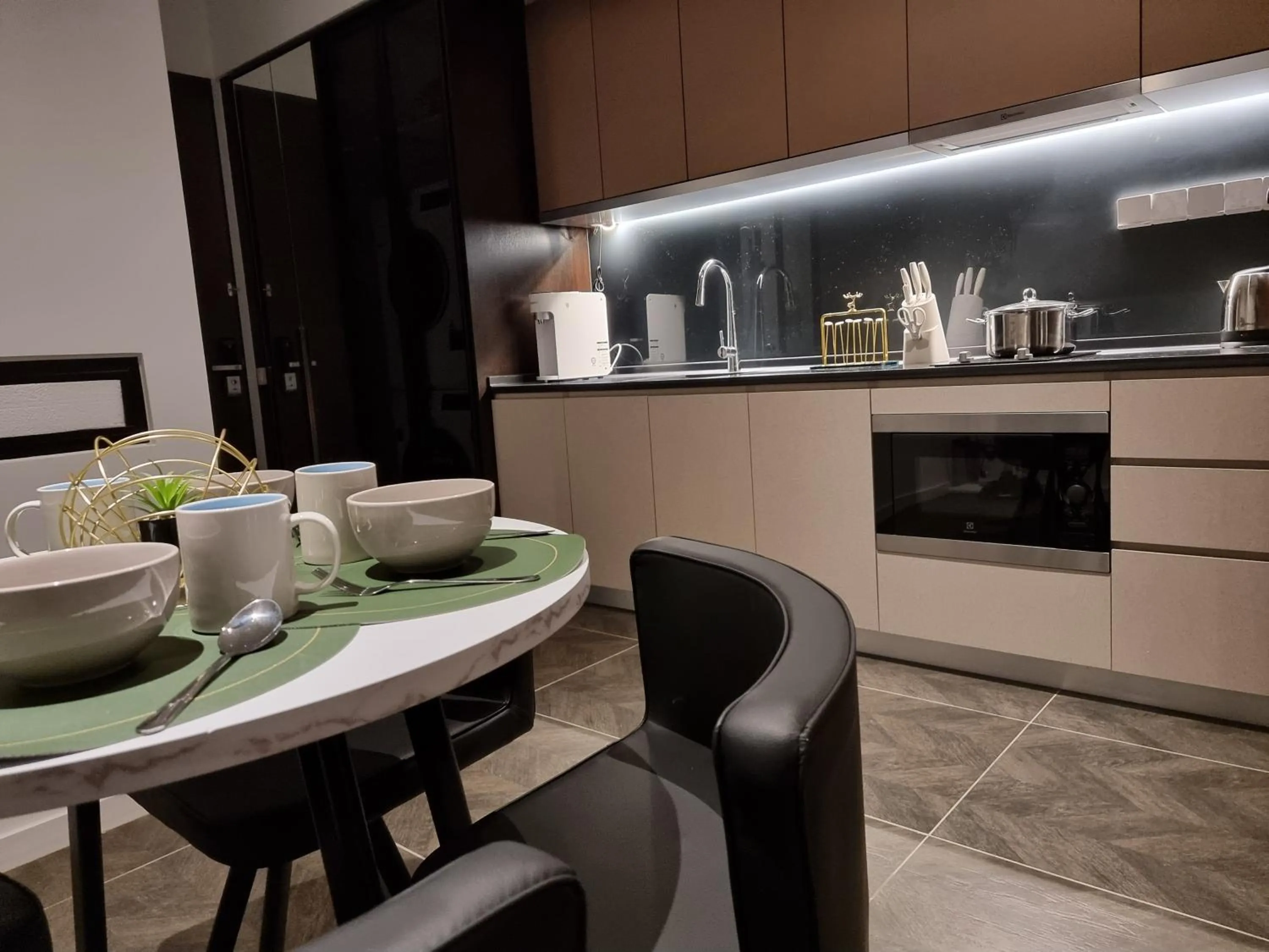 Scarletz Suites KLCC by De Harlequins Guesthouse