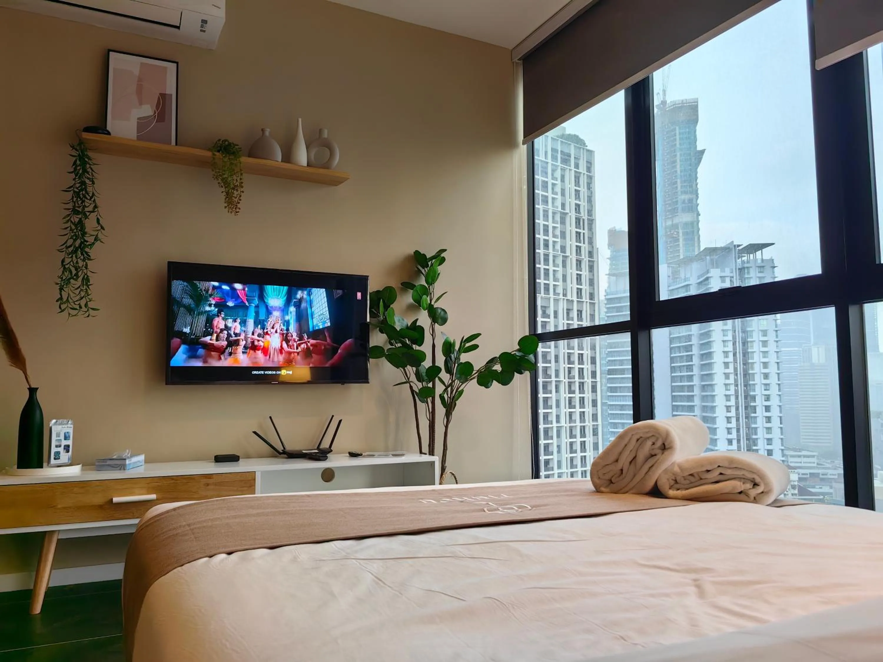 Bed in Scarletz Suites KLCC by De Harlequins Guesthouse