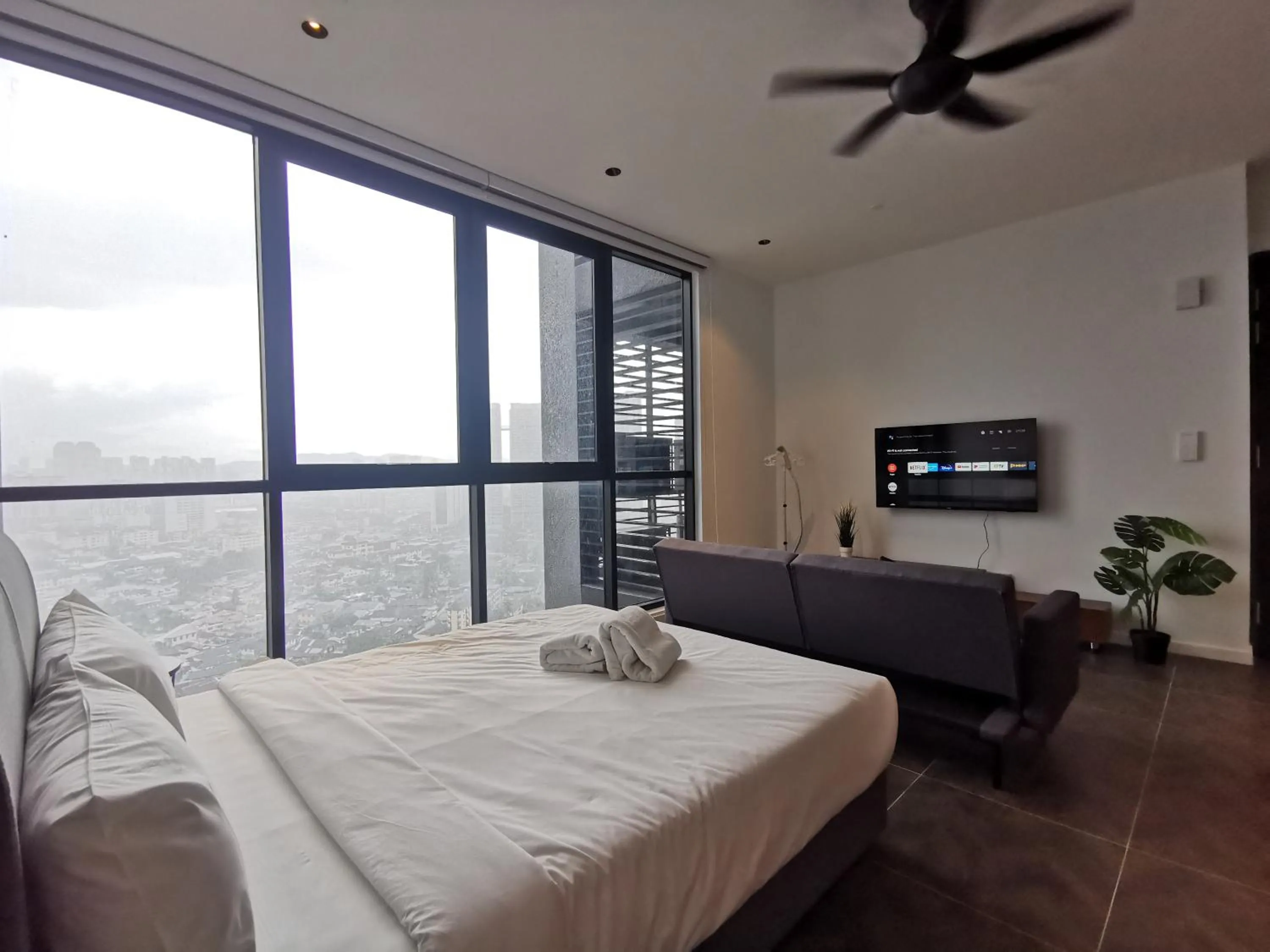 Bed in Scarletz Suites KLCC by De Harlequins Guesthouse