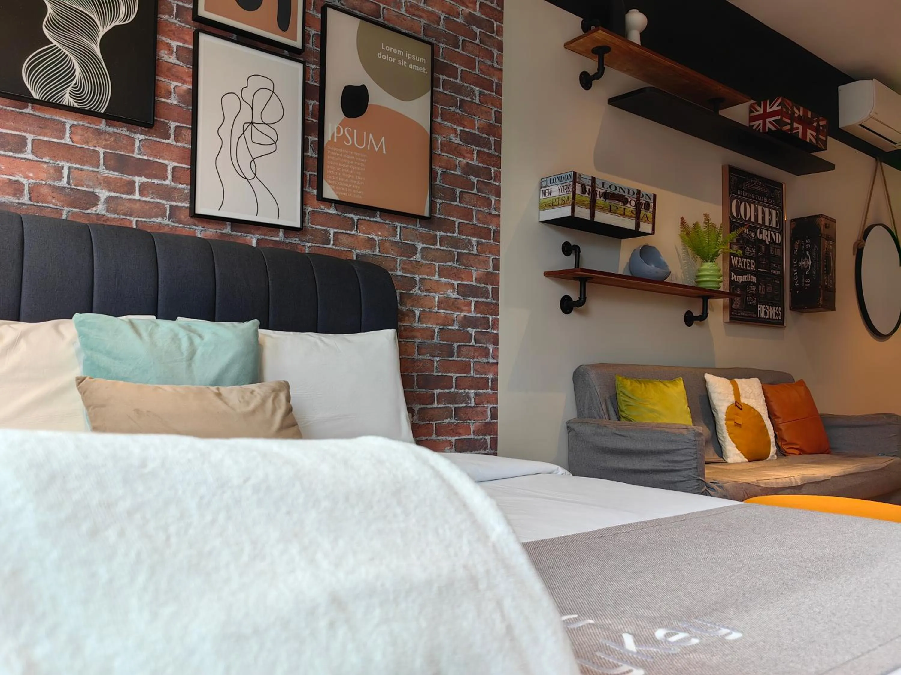 Bed in Scarletz Suites KLCC by De Harlequins Guesthouse