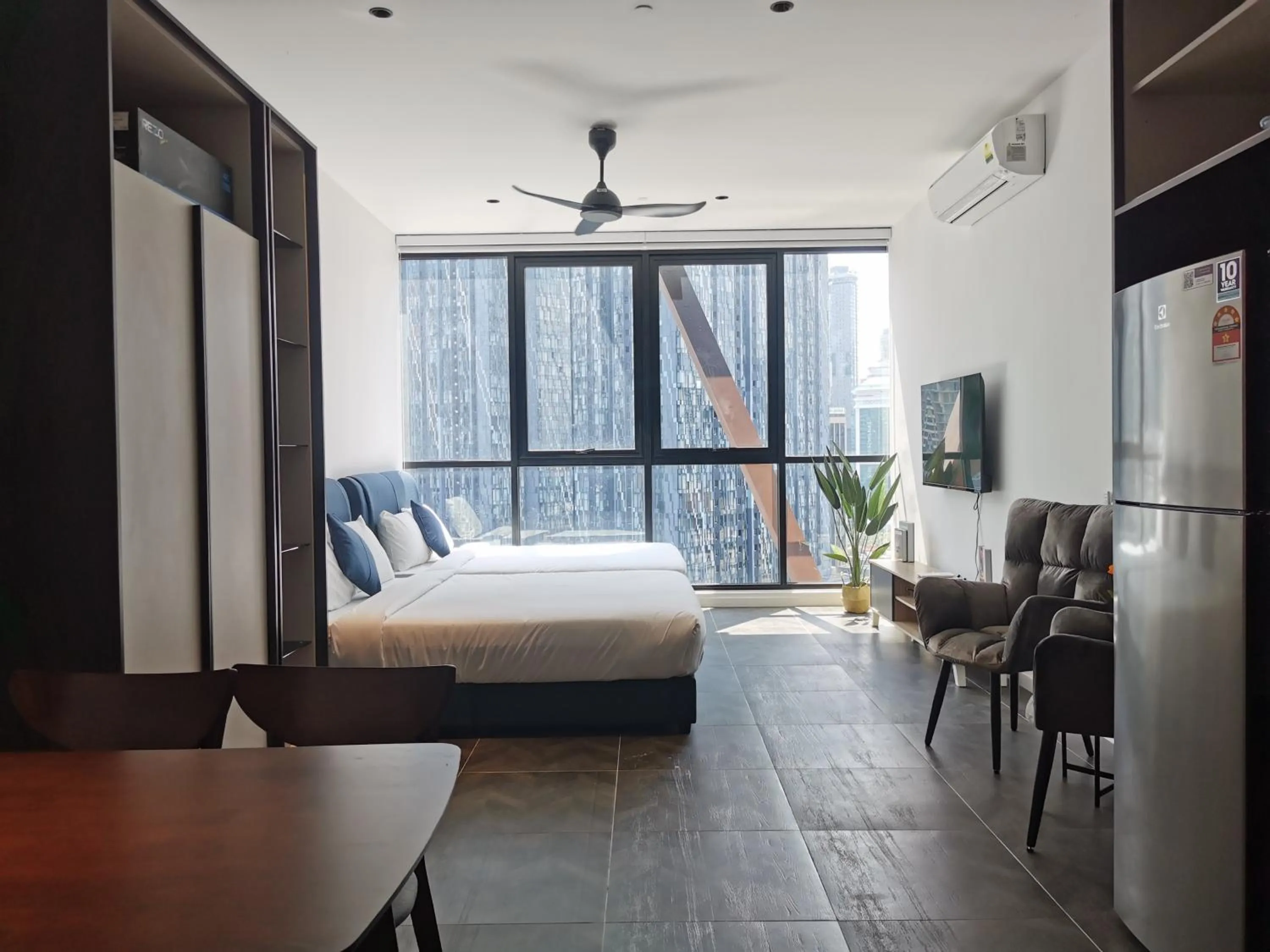 Bed in Scarletz Suites KLCC by De Harlequins Guesthouse