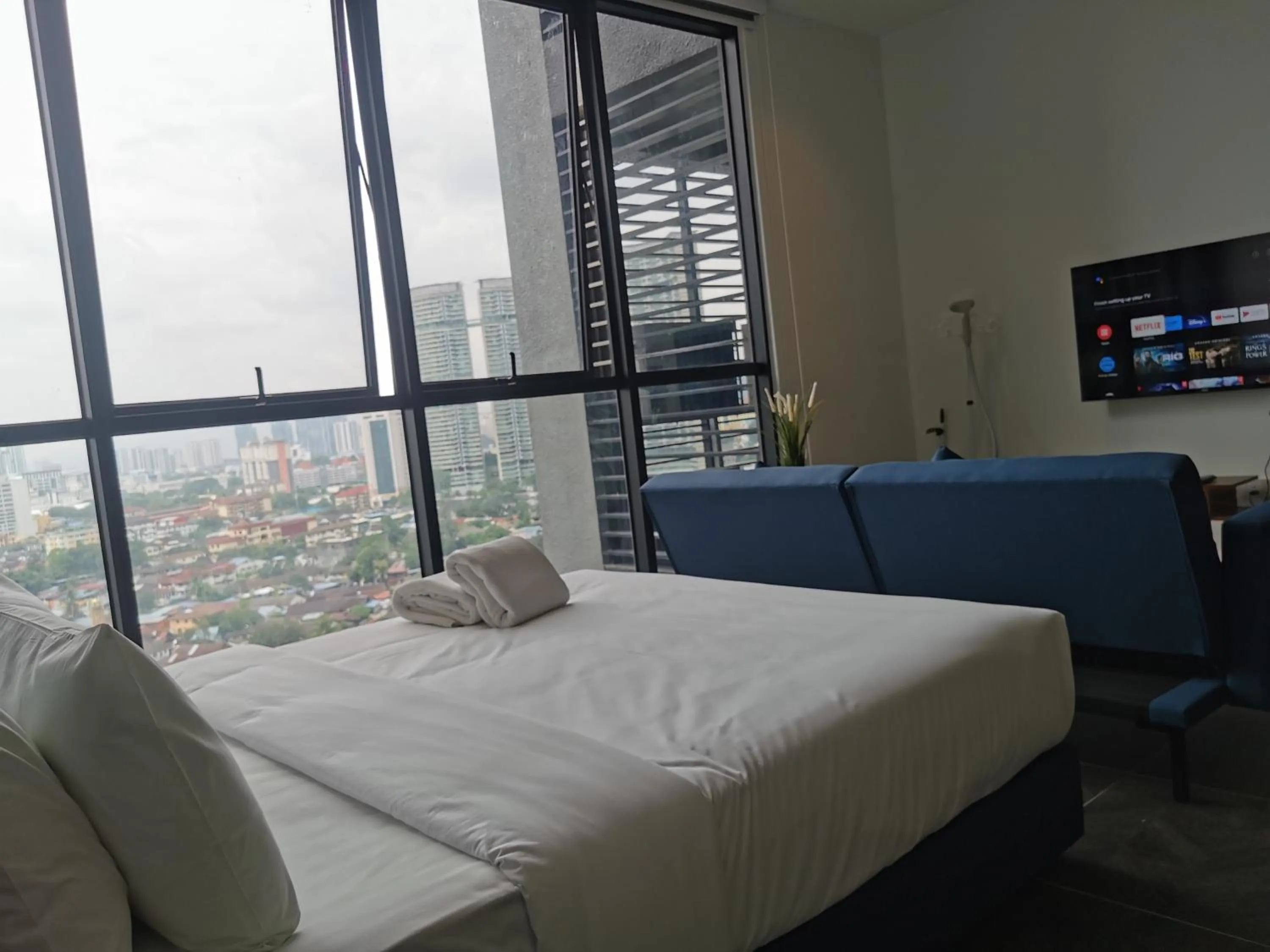 Bed in Scarletz Suites KLCC by De Harlequins Guesthouse