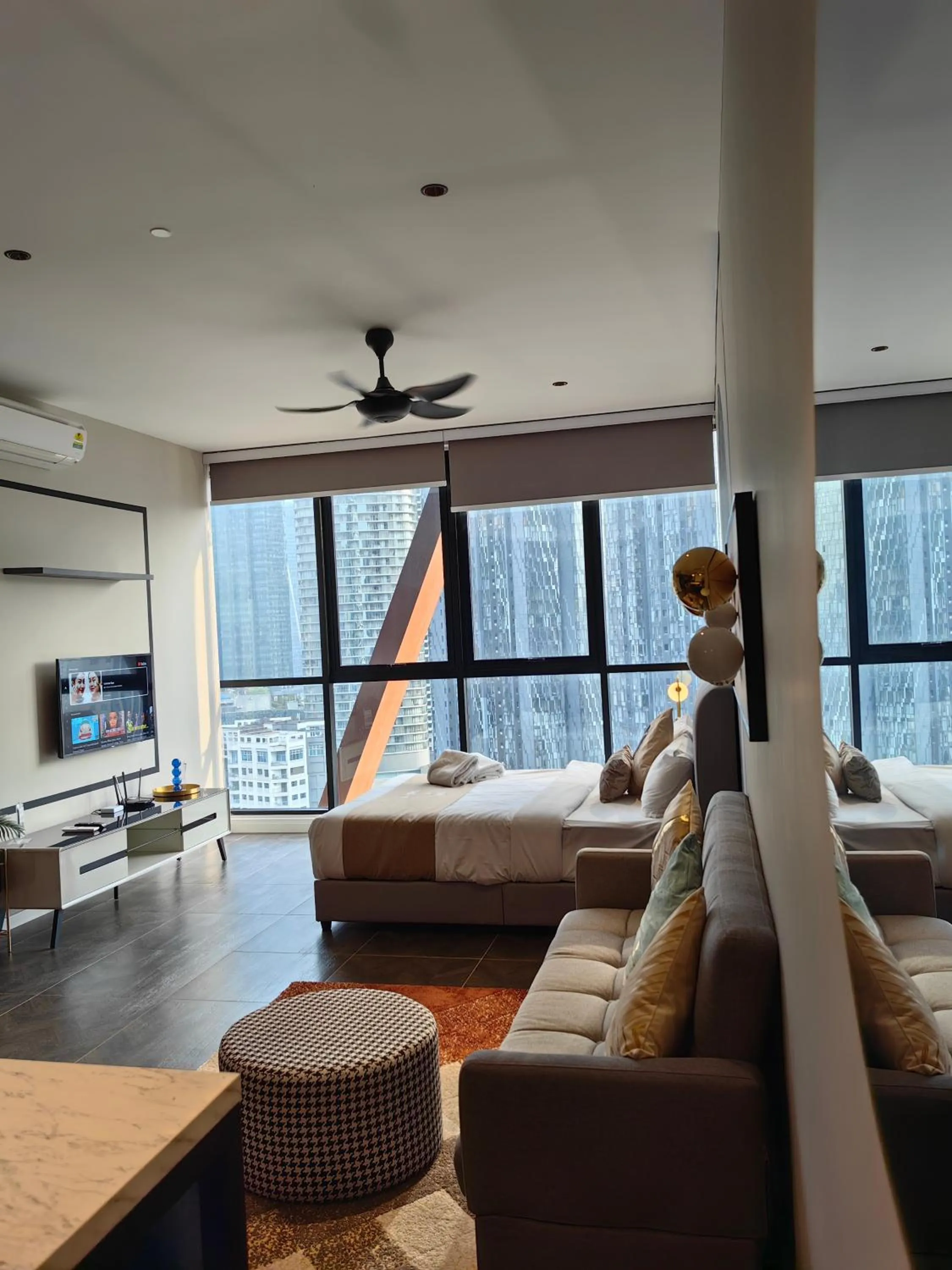 Bed in Scarletz Suites KLCC by De Harlequins Guesthouse