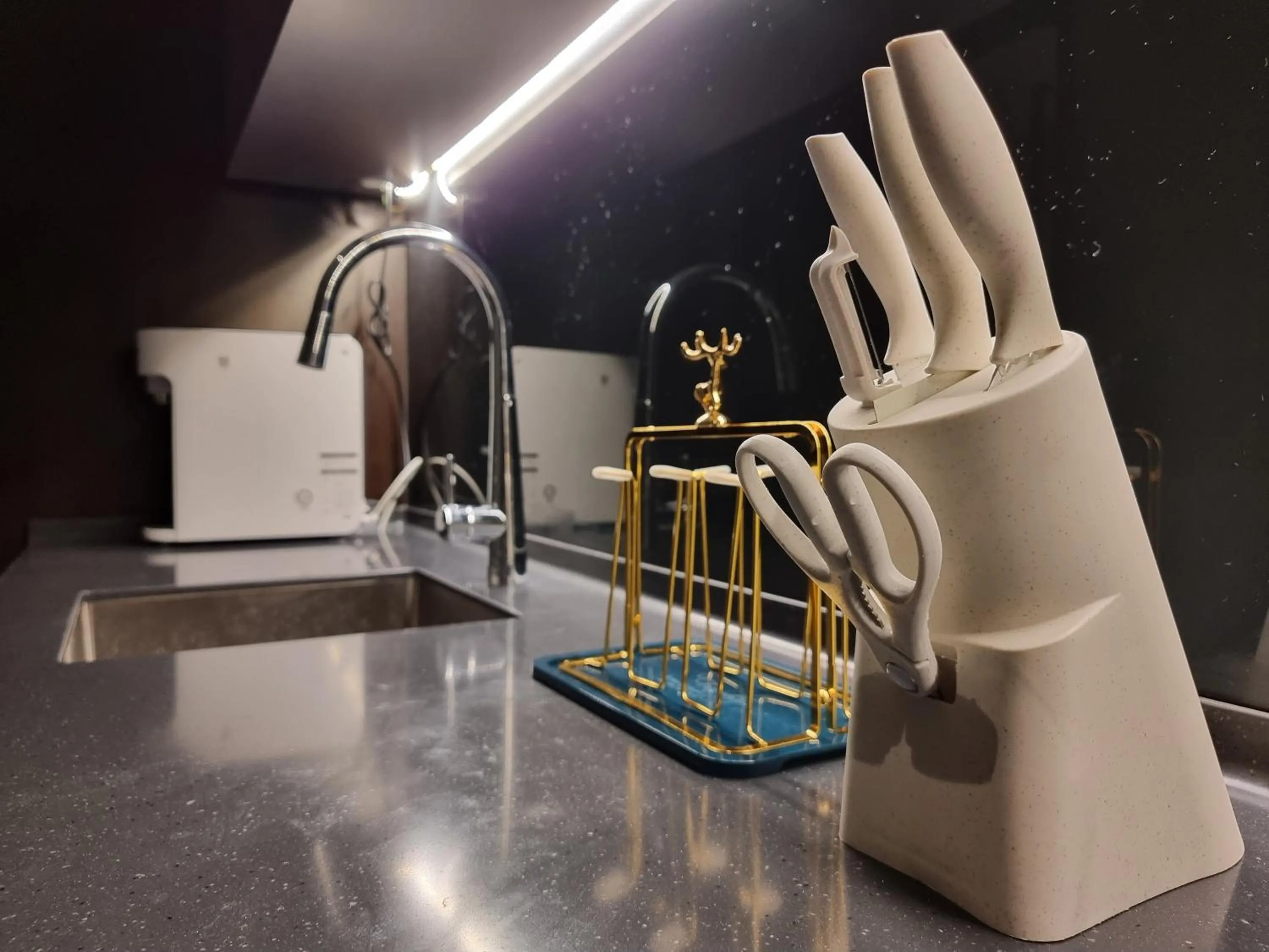 Scarletz Suites KLCC by De Harlequins Guesthouse