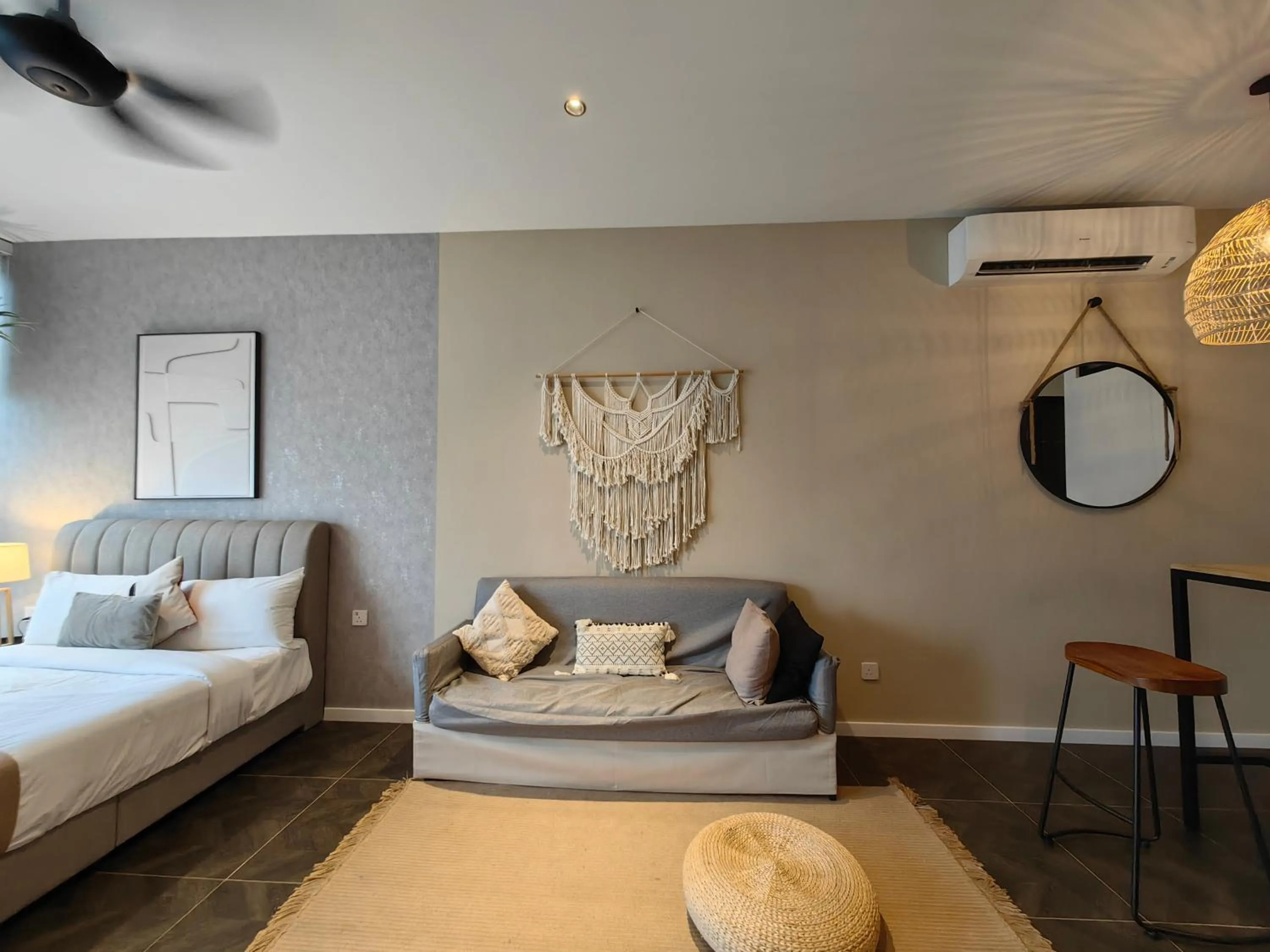 Bed in Scarletz Suites KLCC by De Harlequins Guesthouse