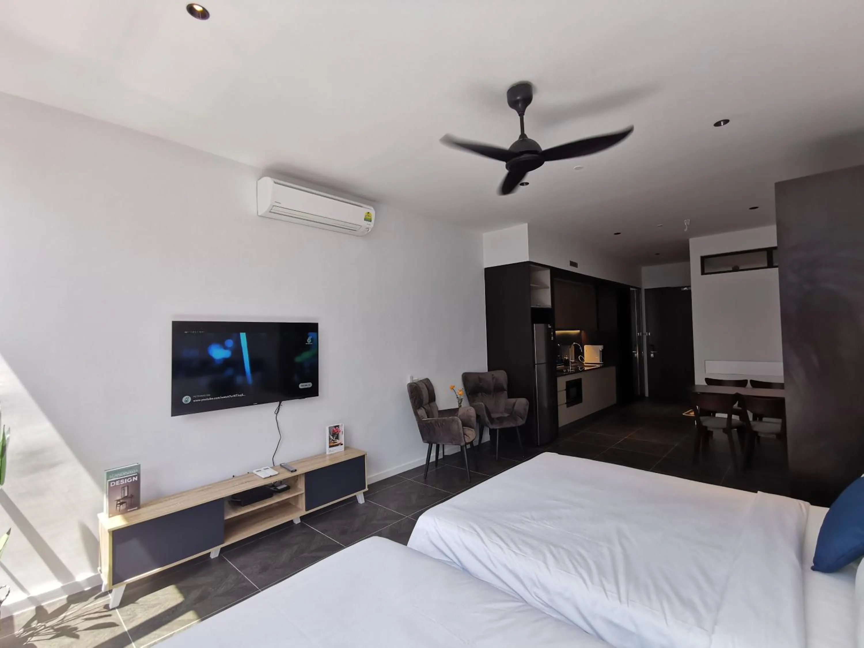 Bed in Scarletz Suites KLCC by De Harlequins Guesthouse