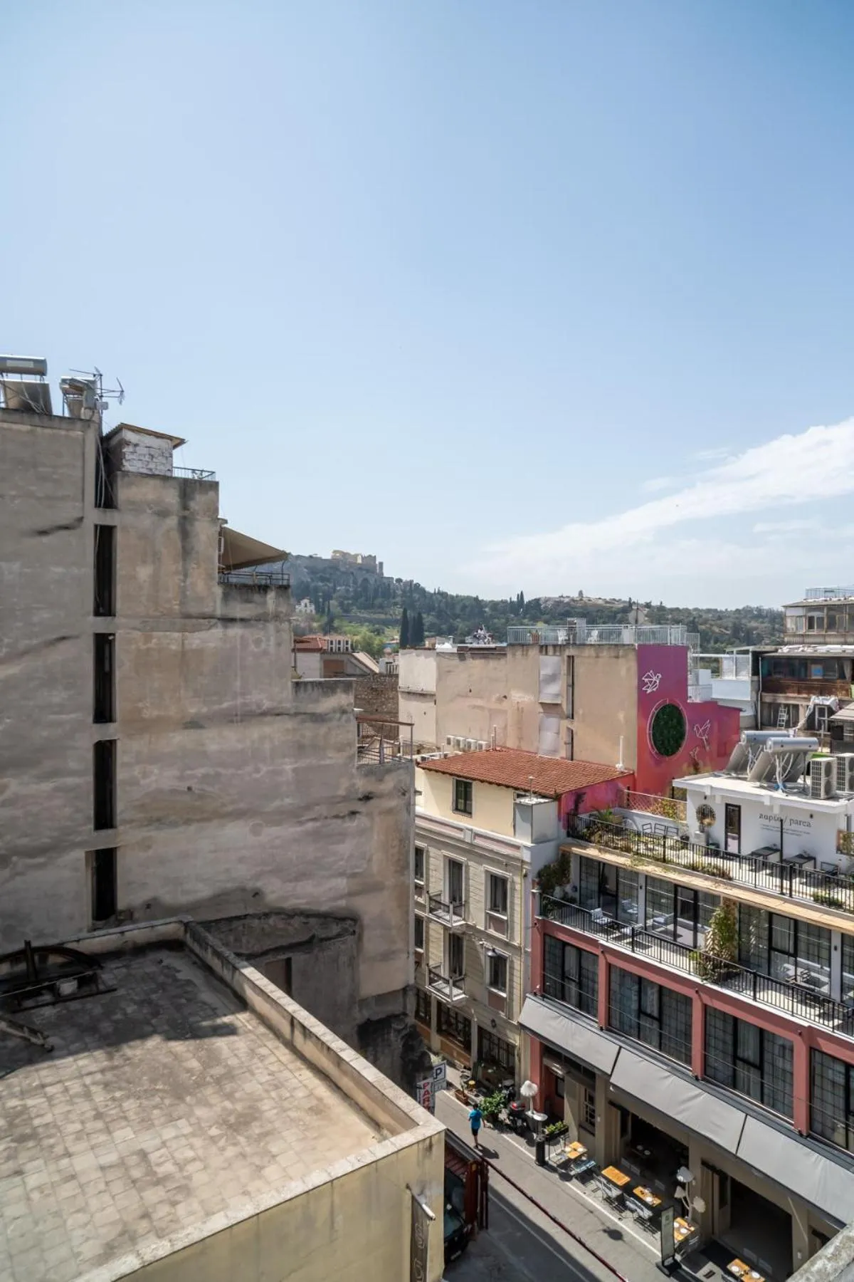 Deluxe Queen Studio  in Heart Of Athens Apartments