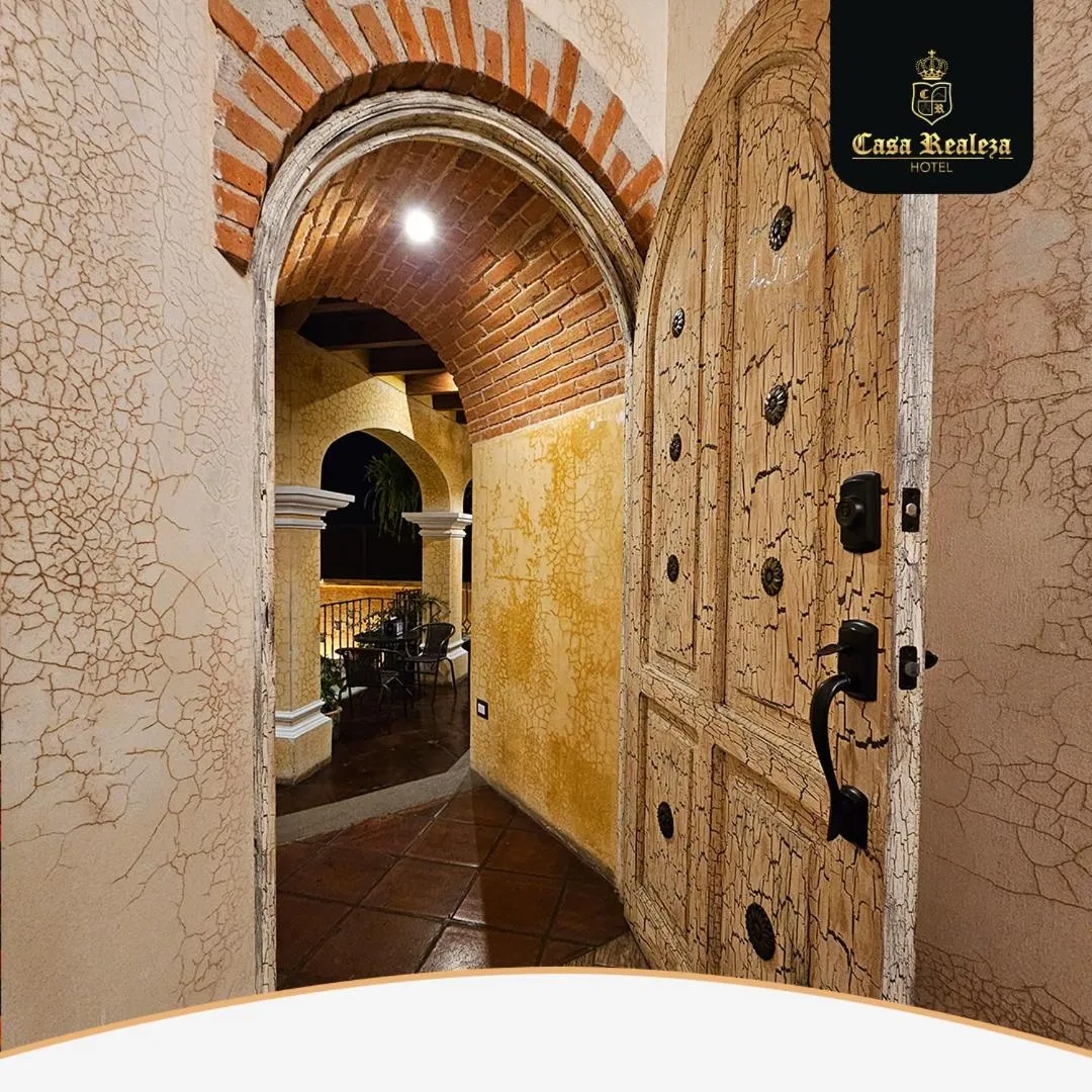 Property building in Hotel Casa Realeza