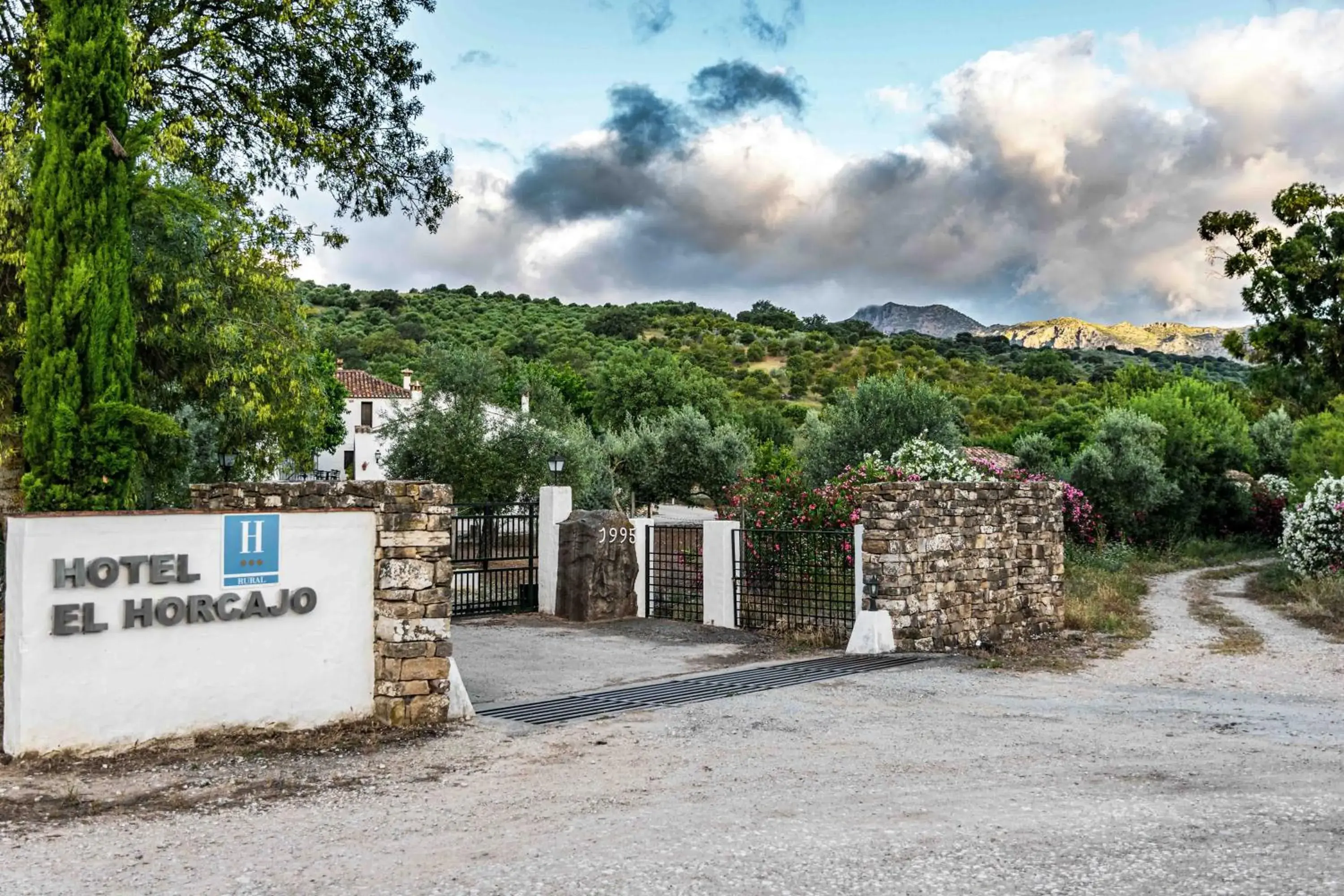 Facade/entrance in Hotel Rural El Horcajo de Ronda Facade/entrance in Hotel Rural El Horcajo de Ronda