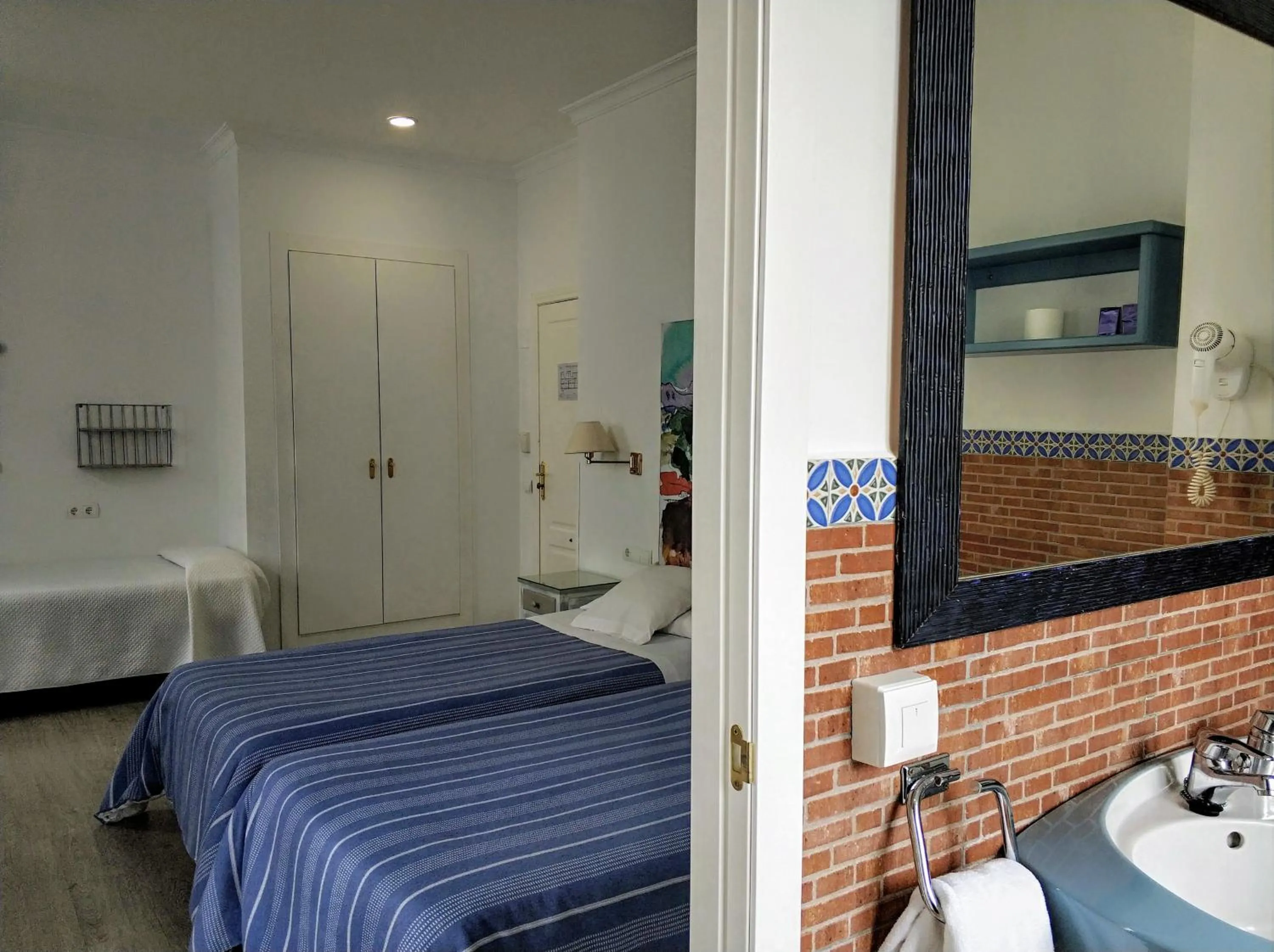 Photo of the whole room, Bed in Ronda Hotel Polo