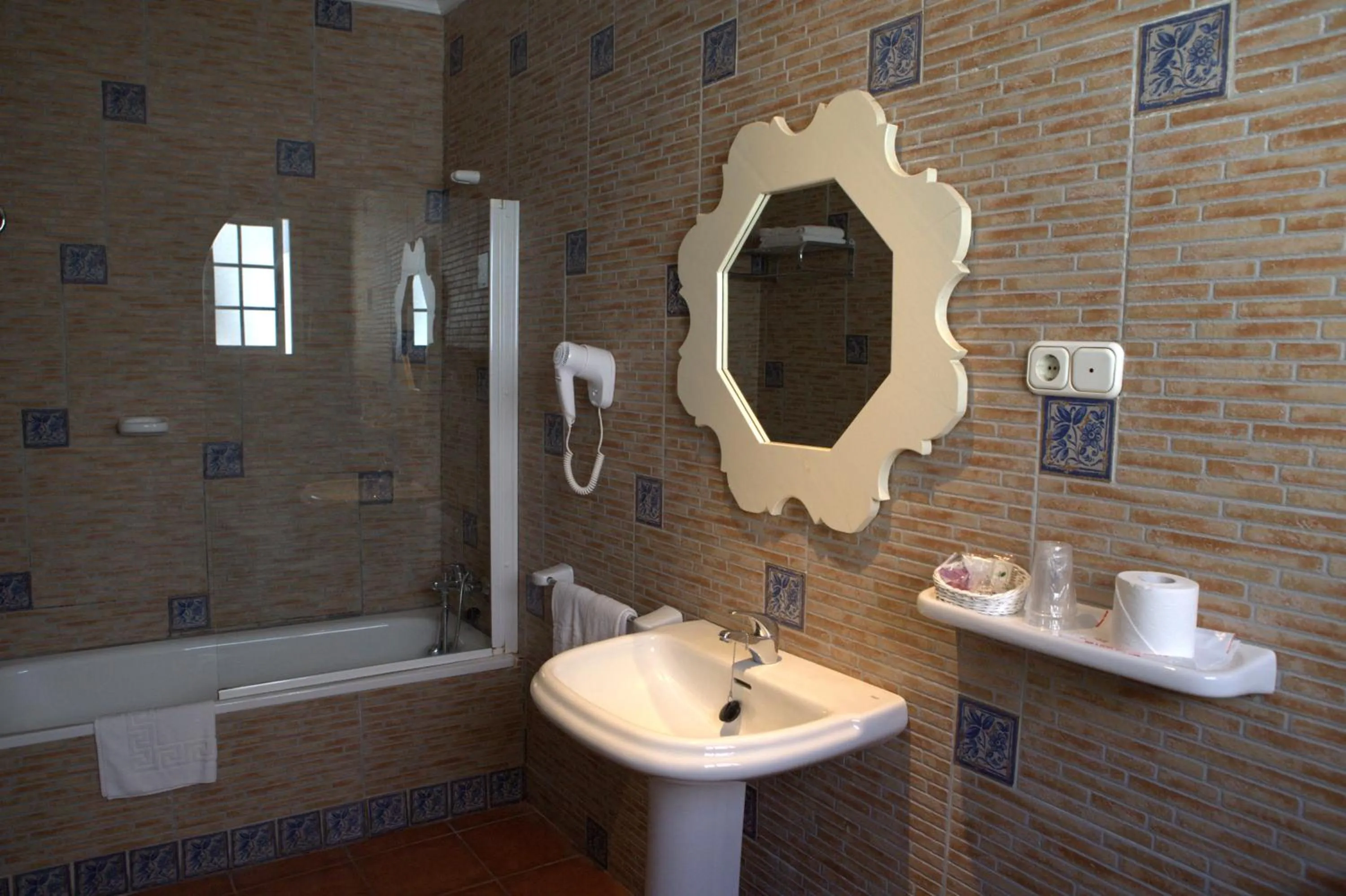 Bathroom in Ronda Hotel Polo