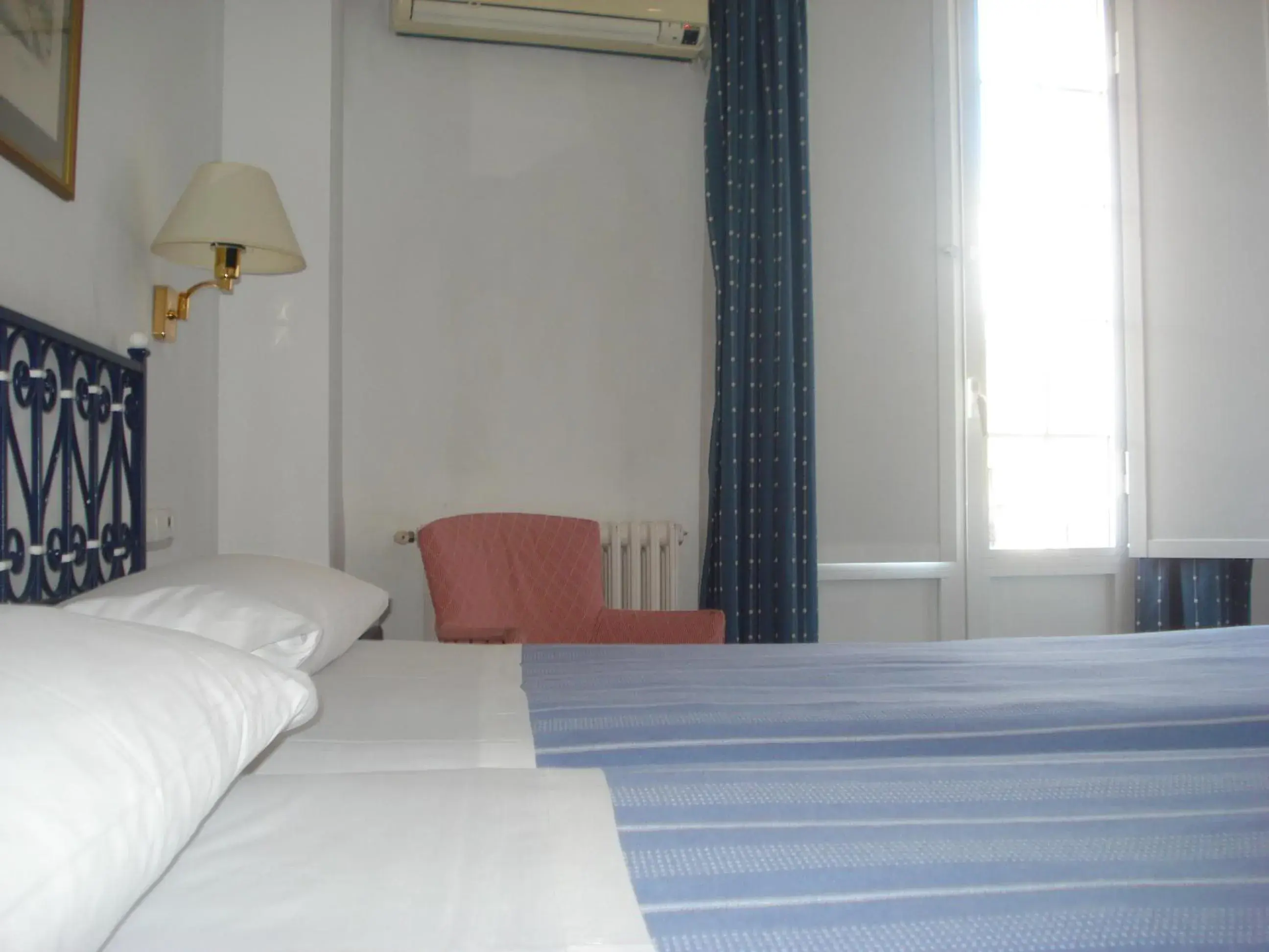 Bed in Ronda Hotel Polo Bed in Ronda Hotel Polo