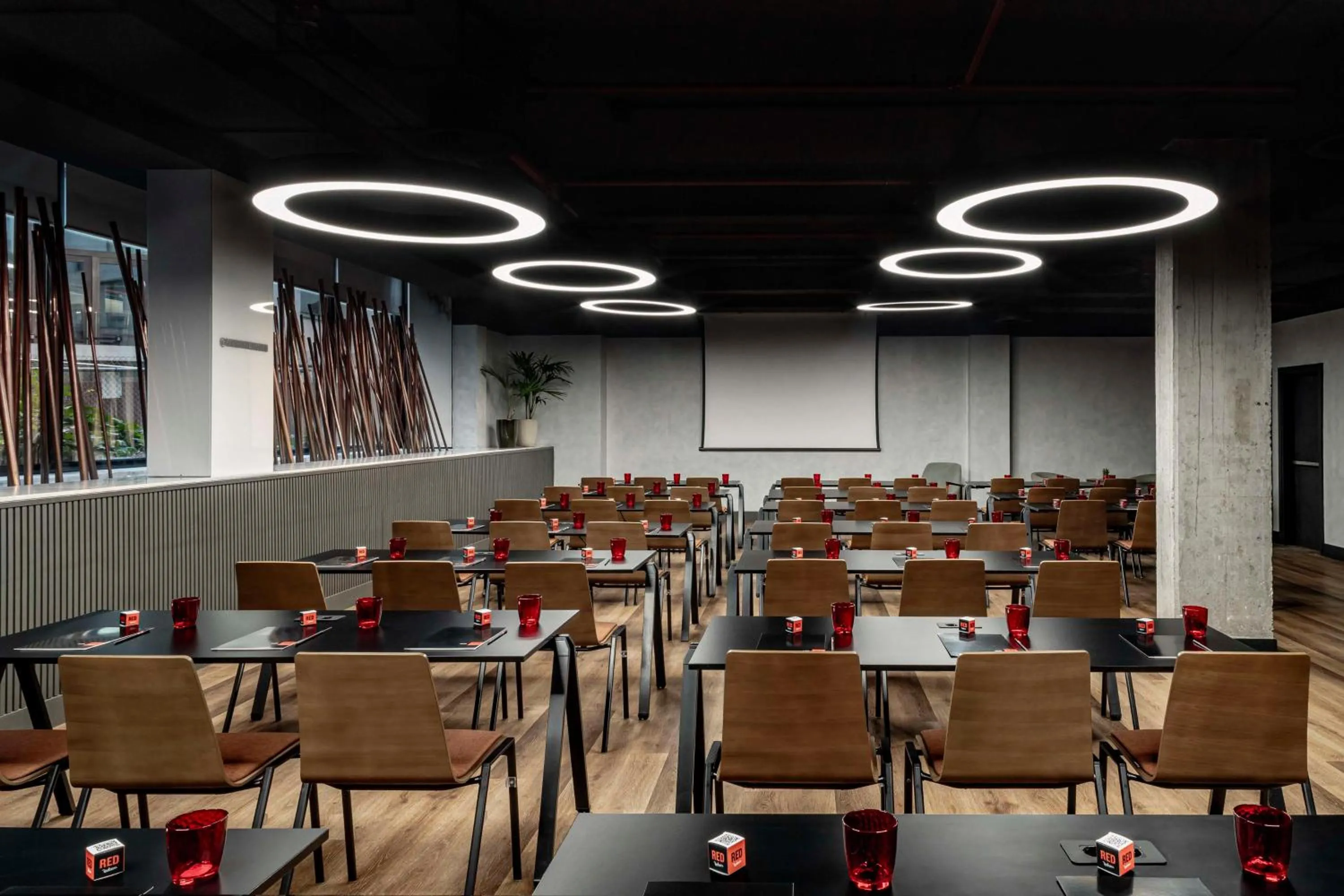 Meeting/conference room in Radisson RED Madrid
